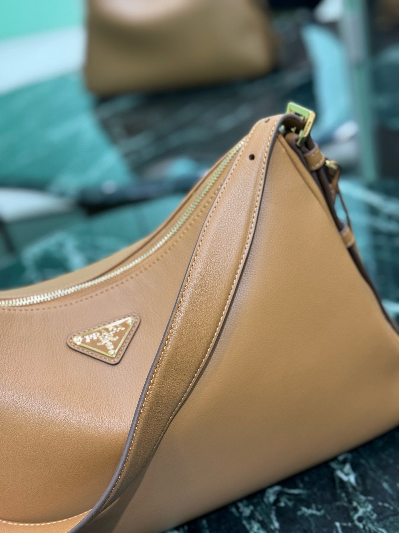 PD AIMEE LARGE SHOULDER BAG