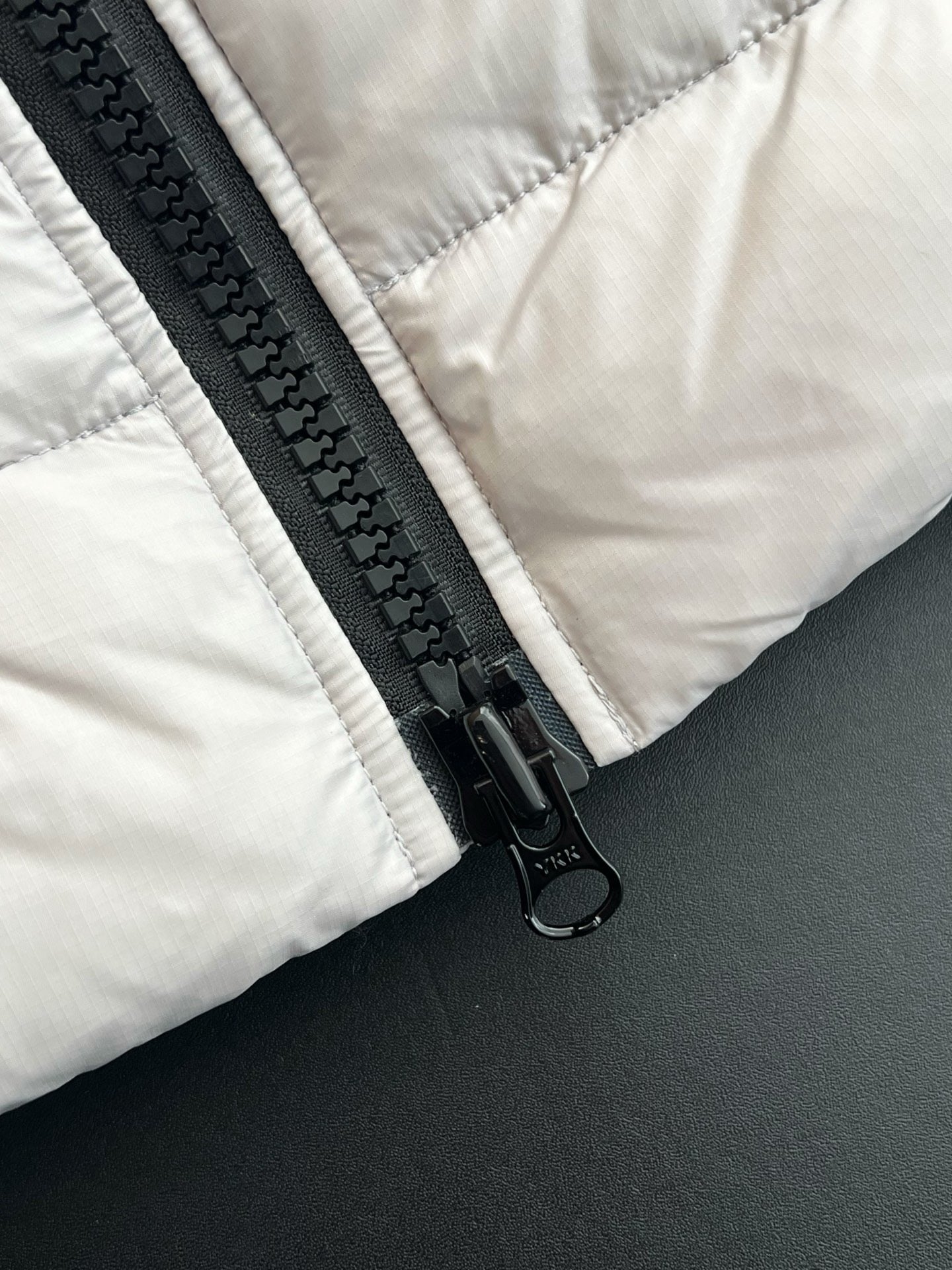 CANADA G VEST