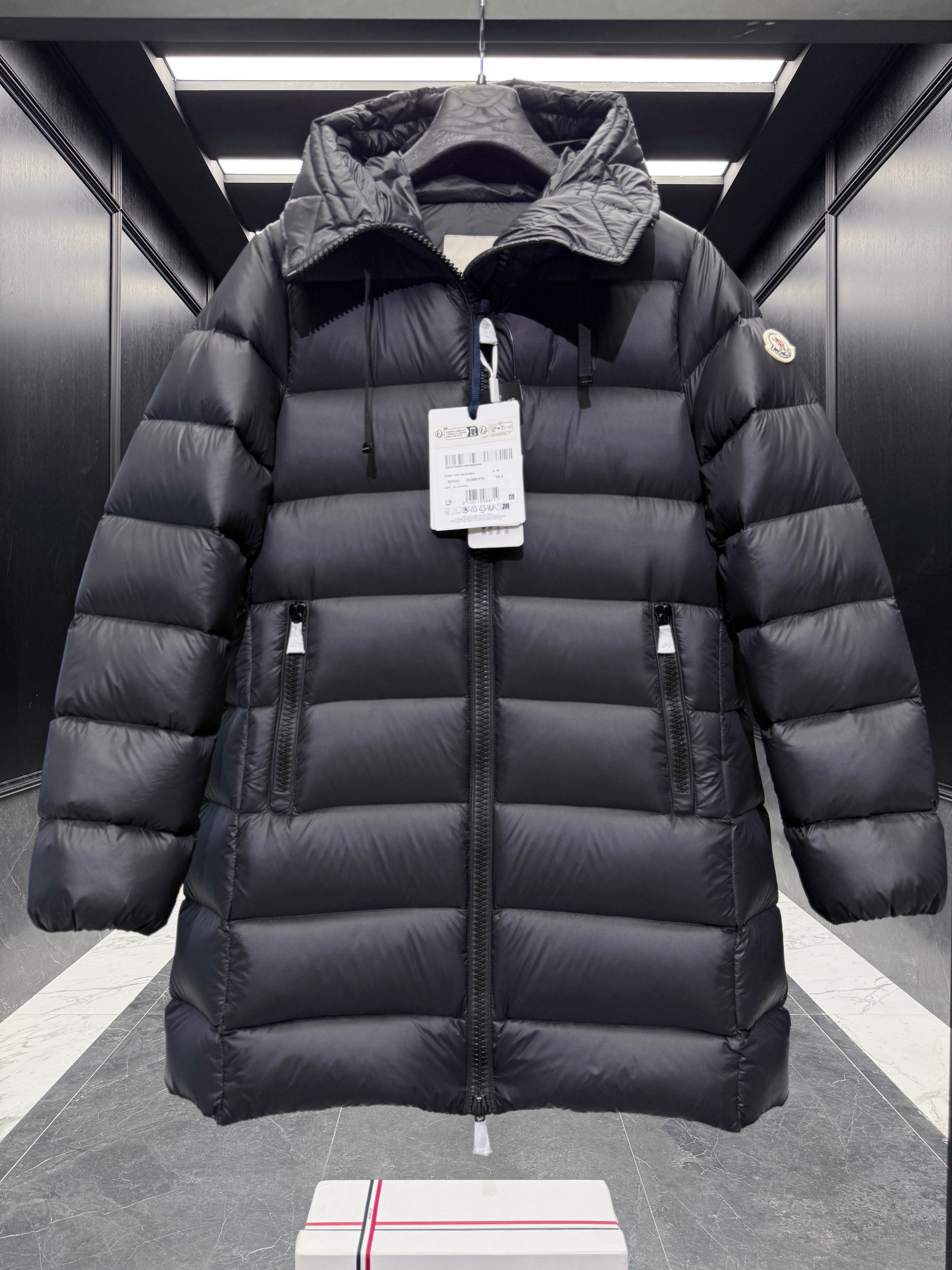 MONC SUYENNE COAT
