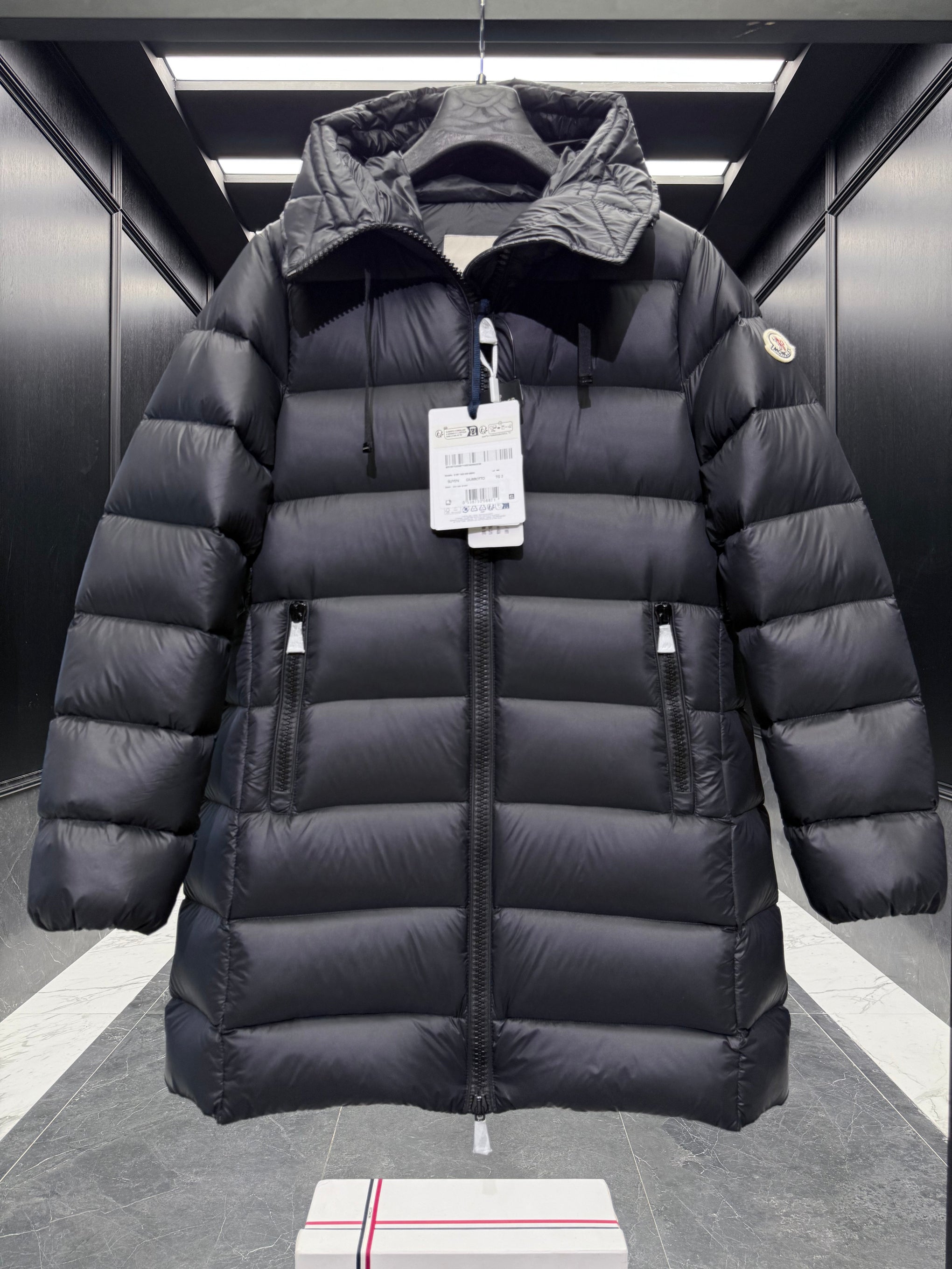 MONC SUYENNE COAT