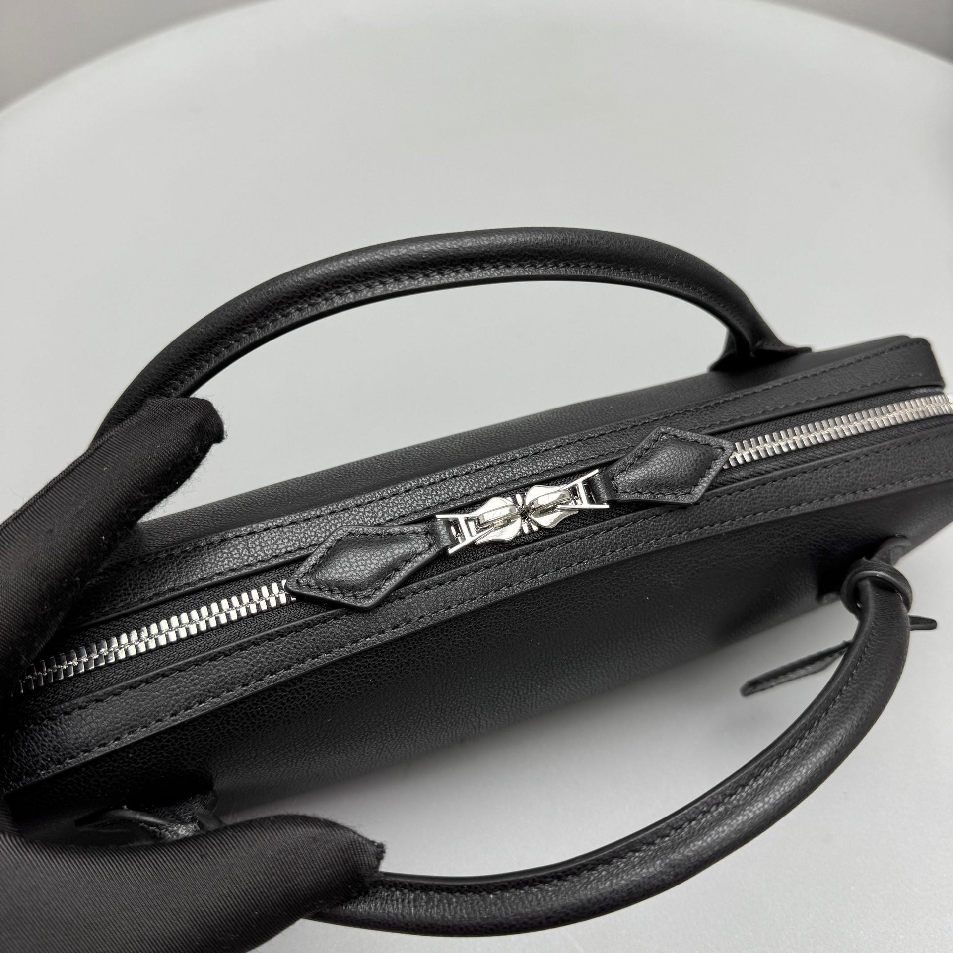 ALAIA LE TECKEL CLUTCH