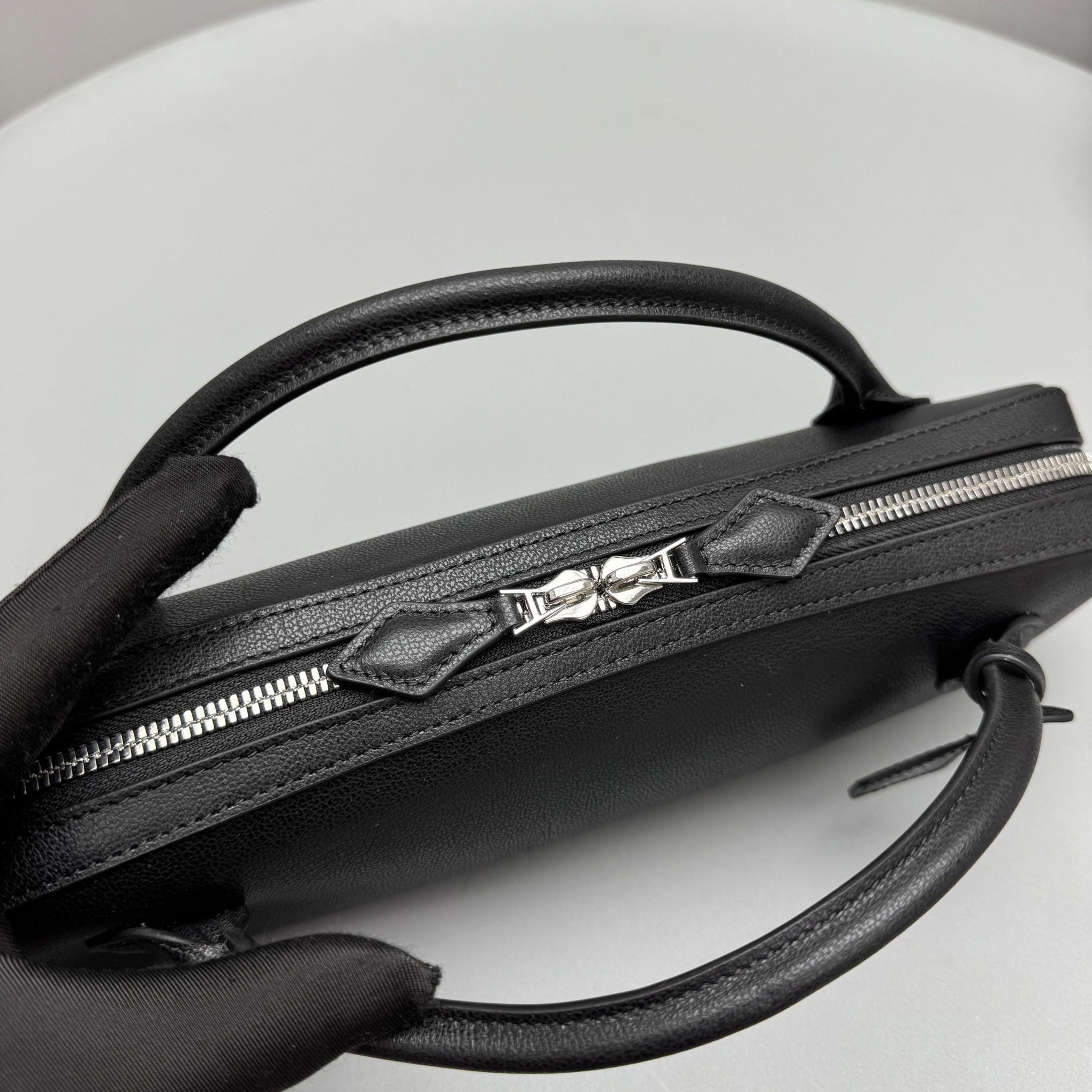 ALAIA LE TECKEL CLUTCH