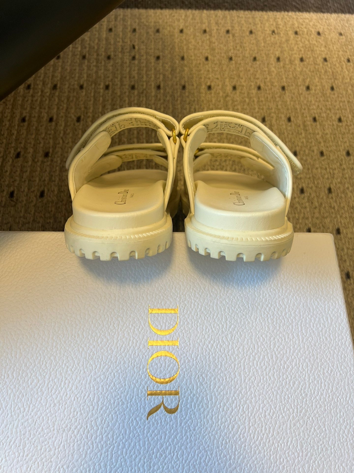 CD DIORACT SANDALS