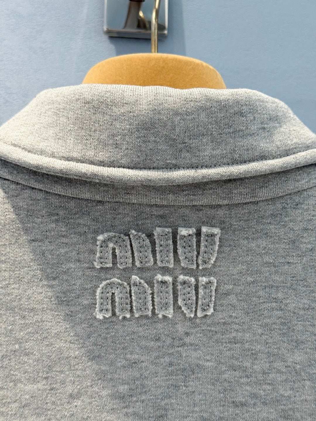 MIU M SWEATSHIRT