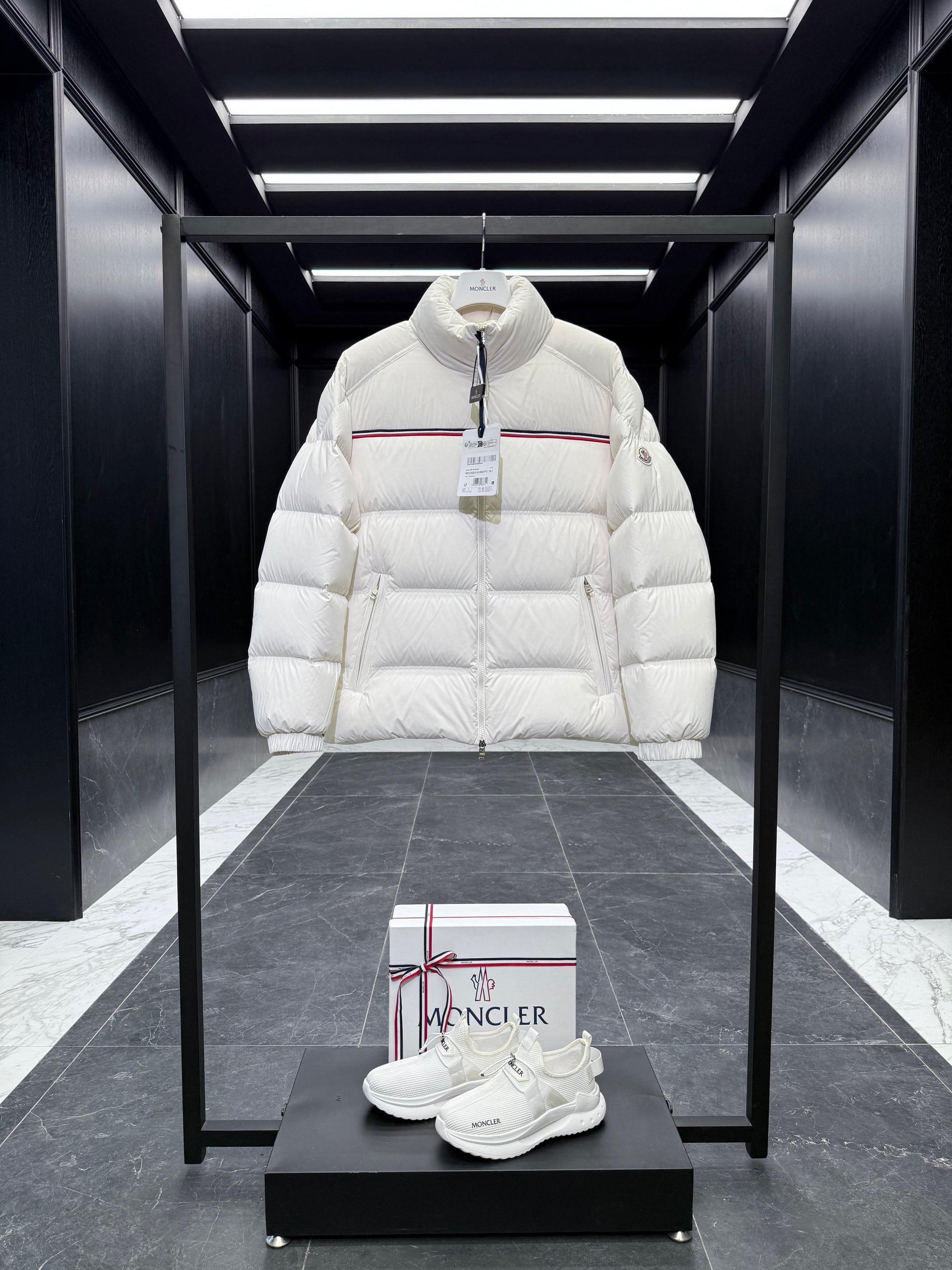 MONC BOUVAQUE JACKET