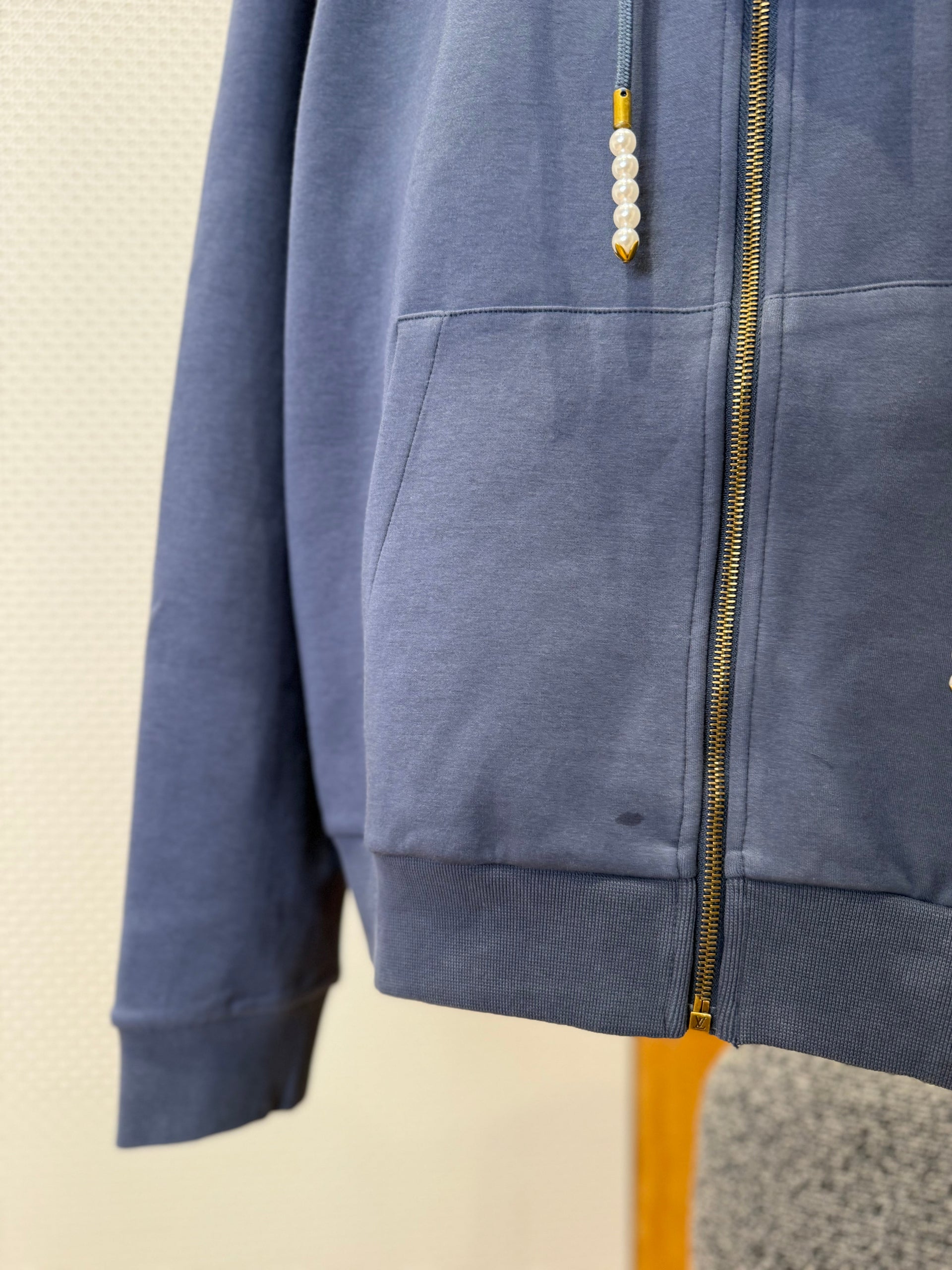 LOU ZIP HOODIE
