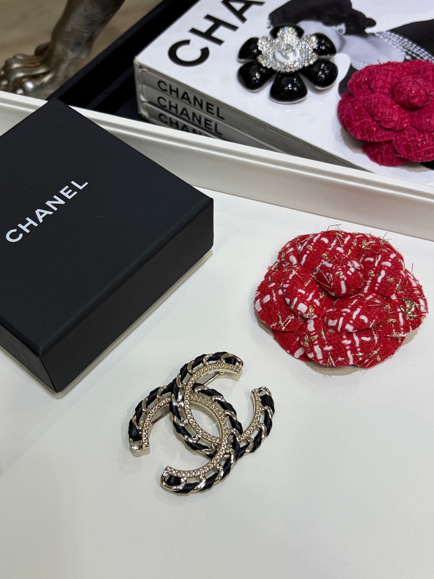 CC BROOCHE