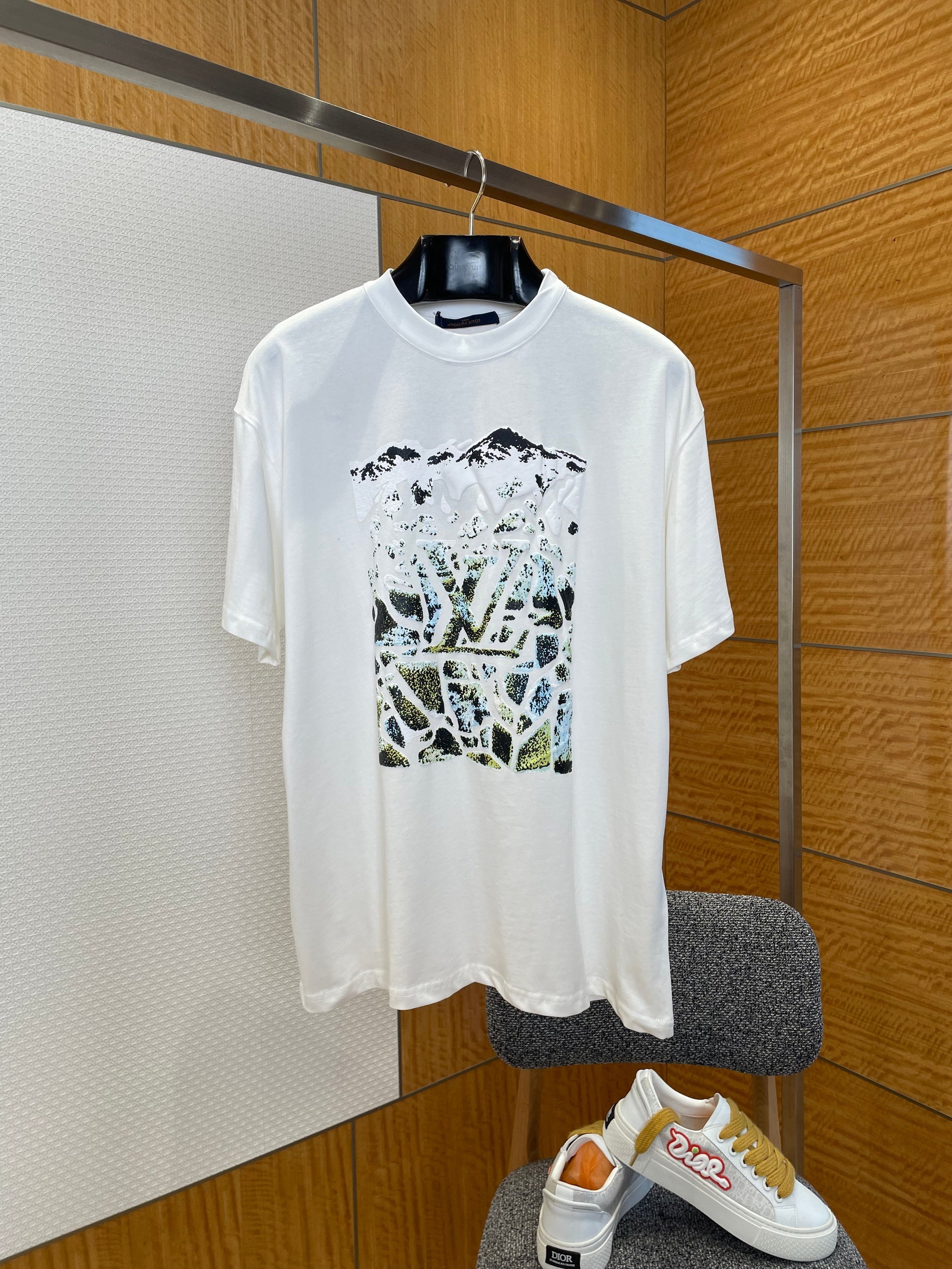 LOU T-SHIRT