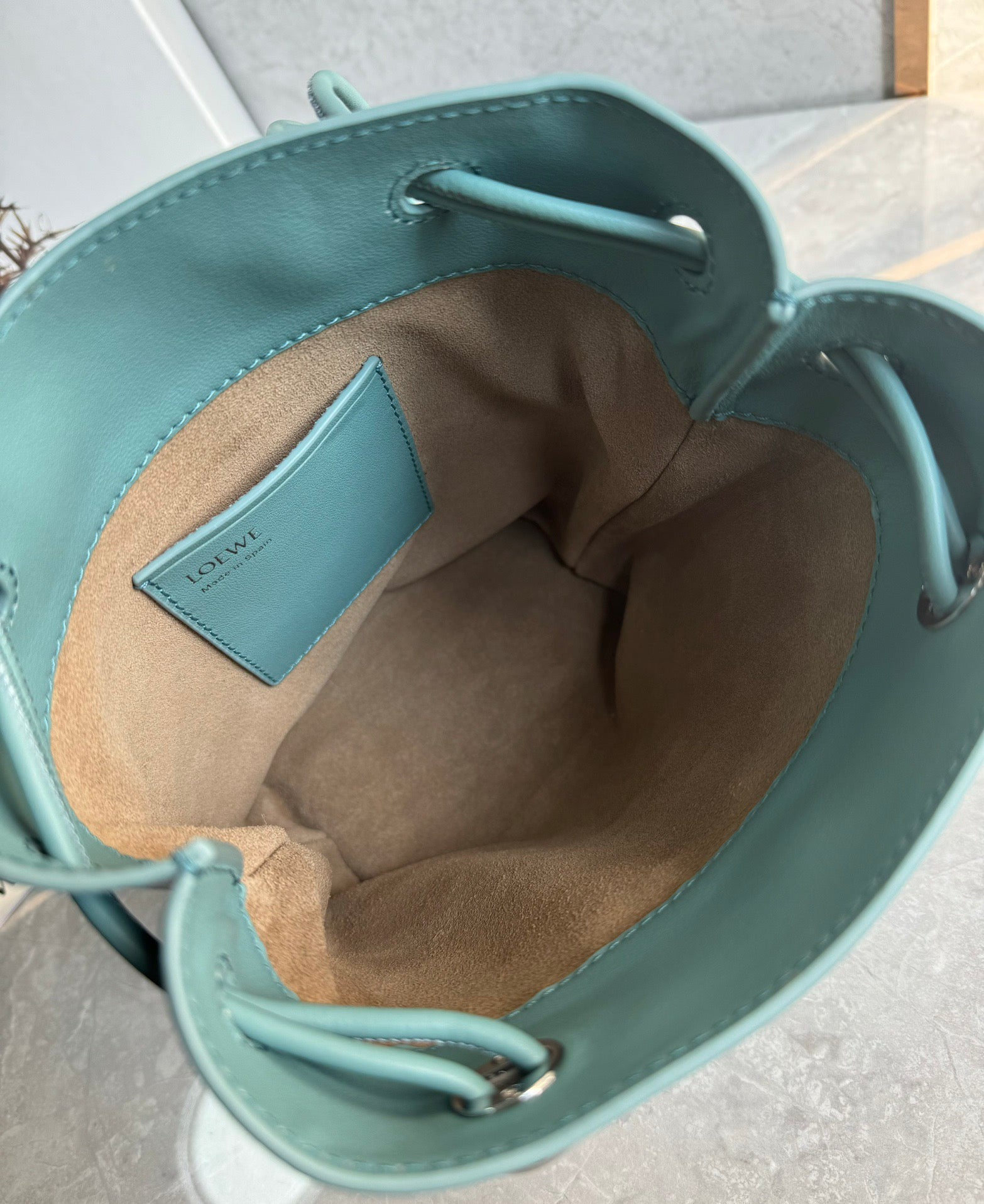 LOEW PEBBLE POUCH