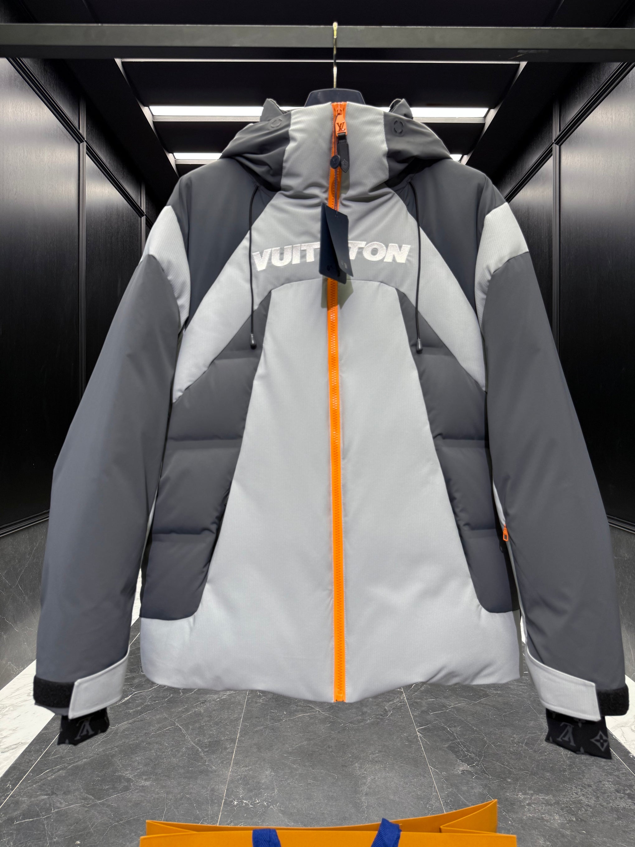 LOU JACKET