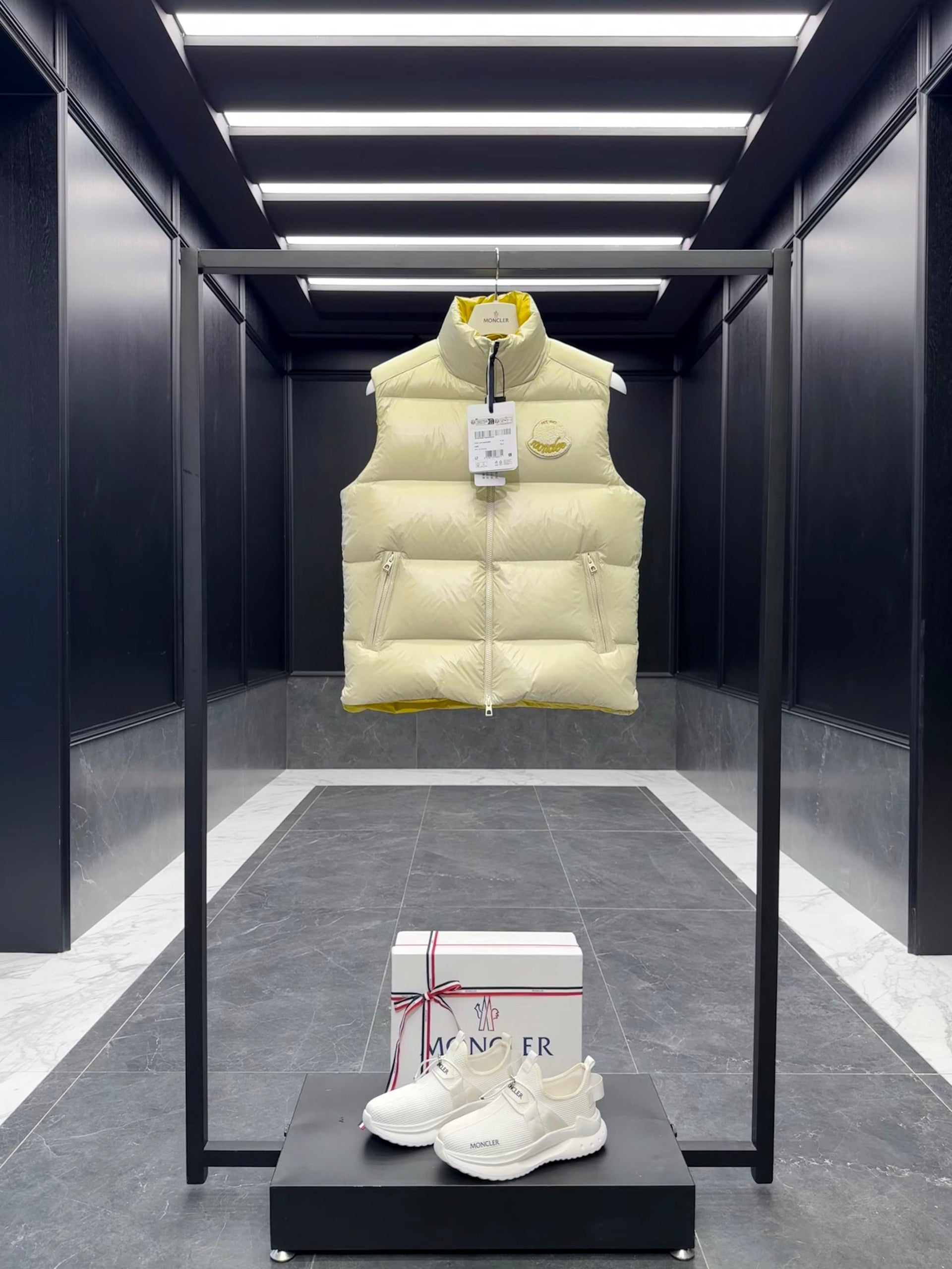 MONC LIPSI VEST