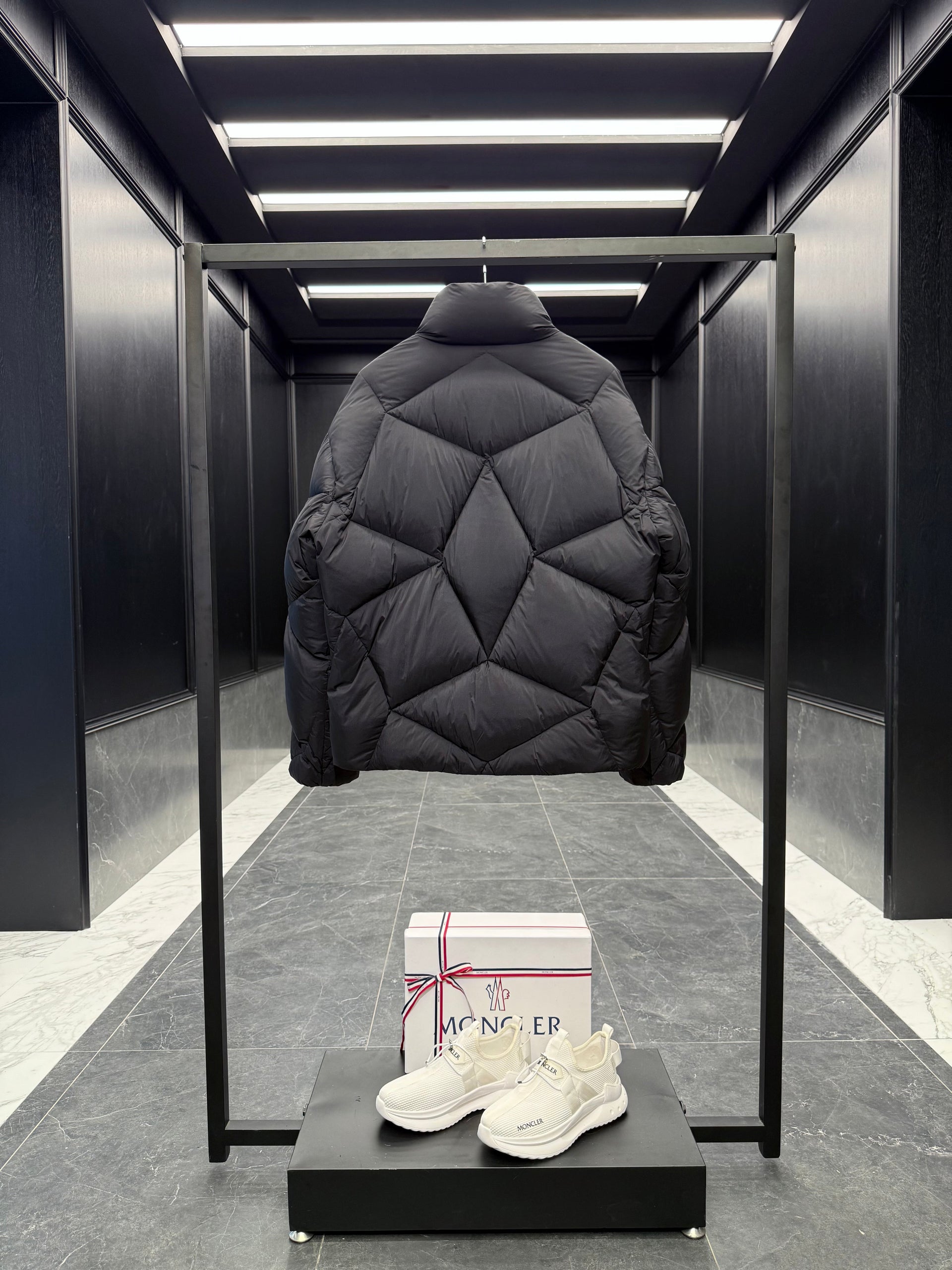 MONC VARDAR JACKET