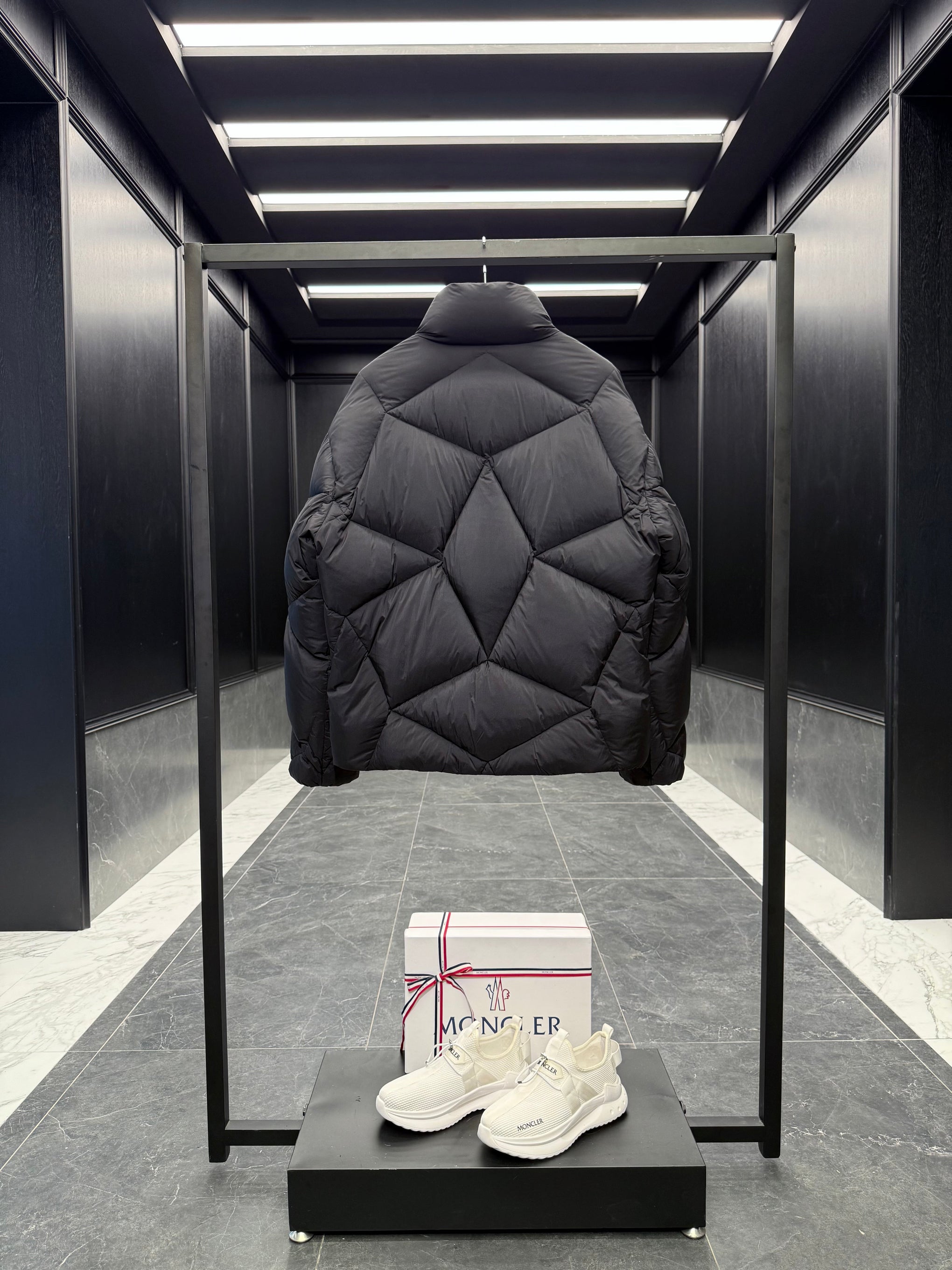 MONC VARDAR JACKET