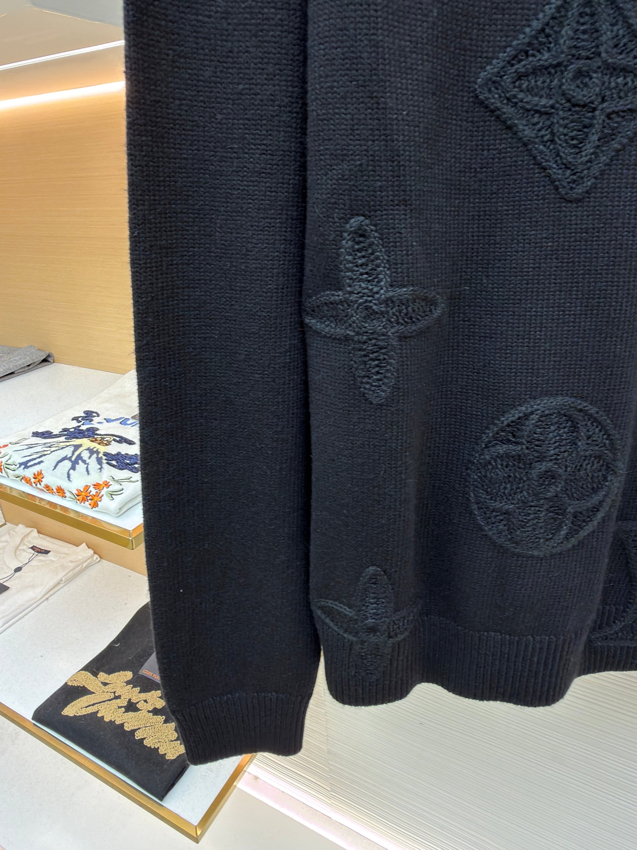 LOU JUMPER