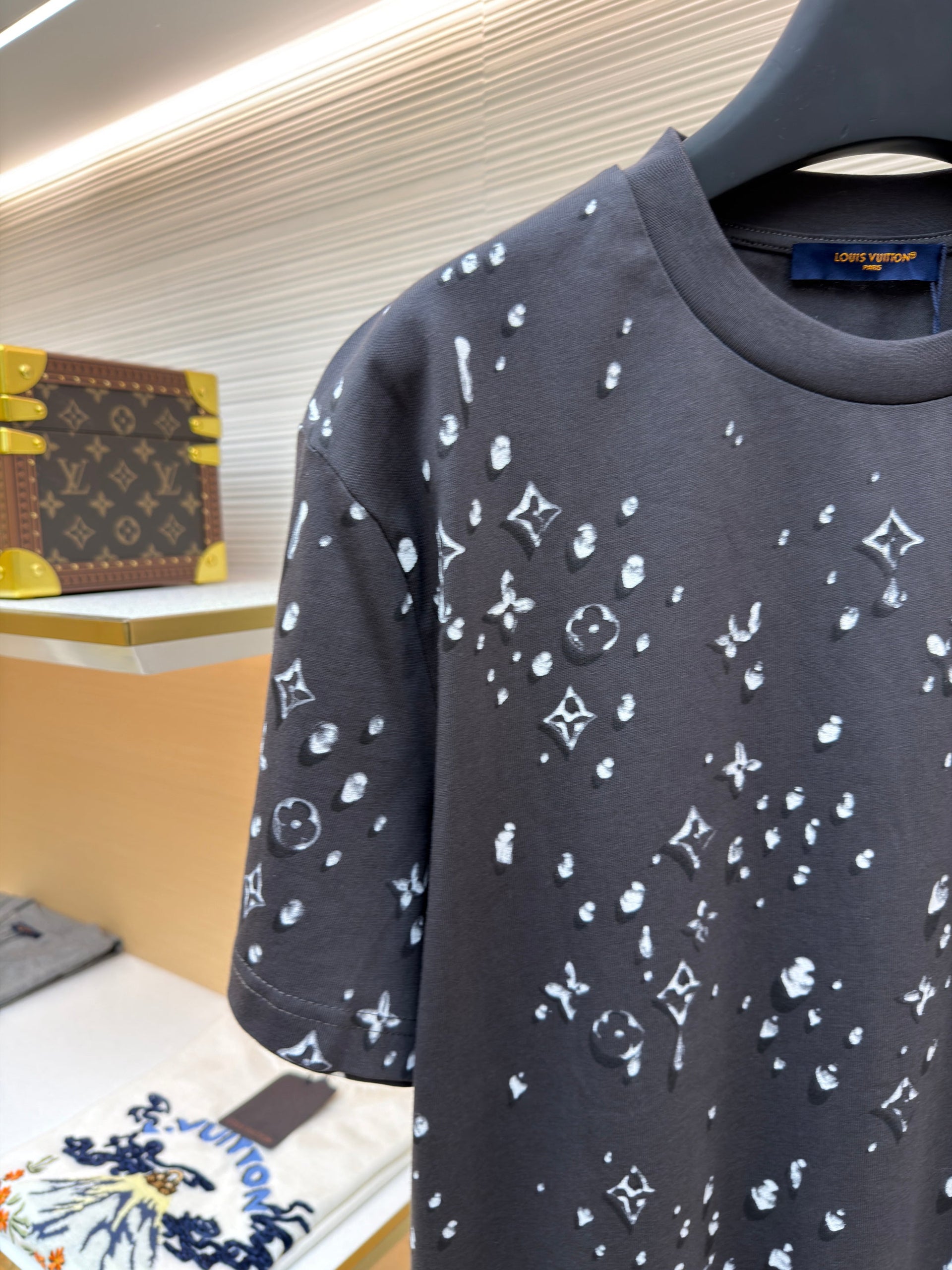 LOU T-SHIRT
