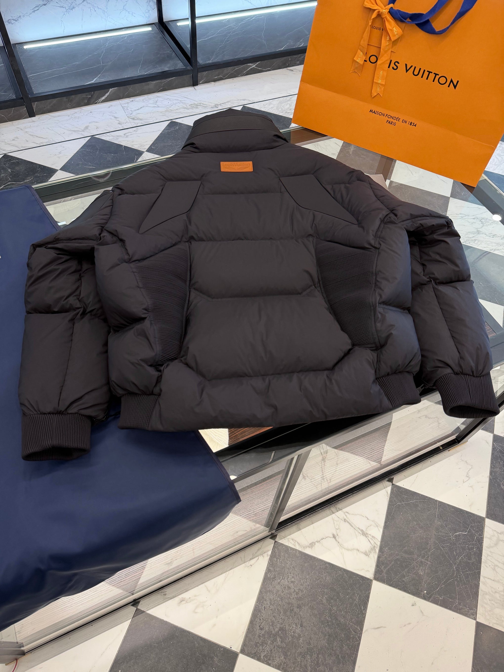 LOU JACKET