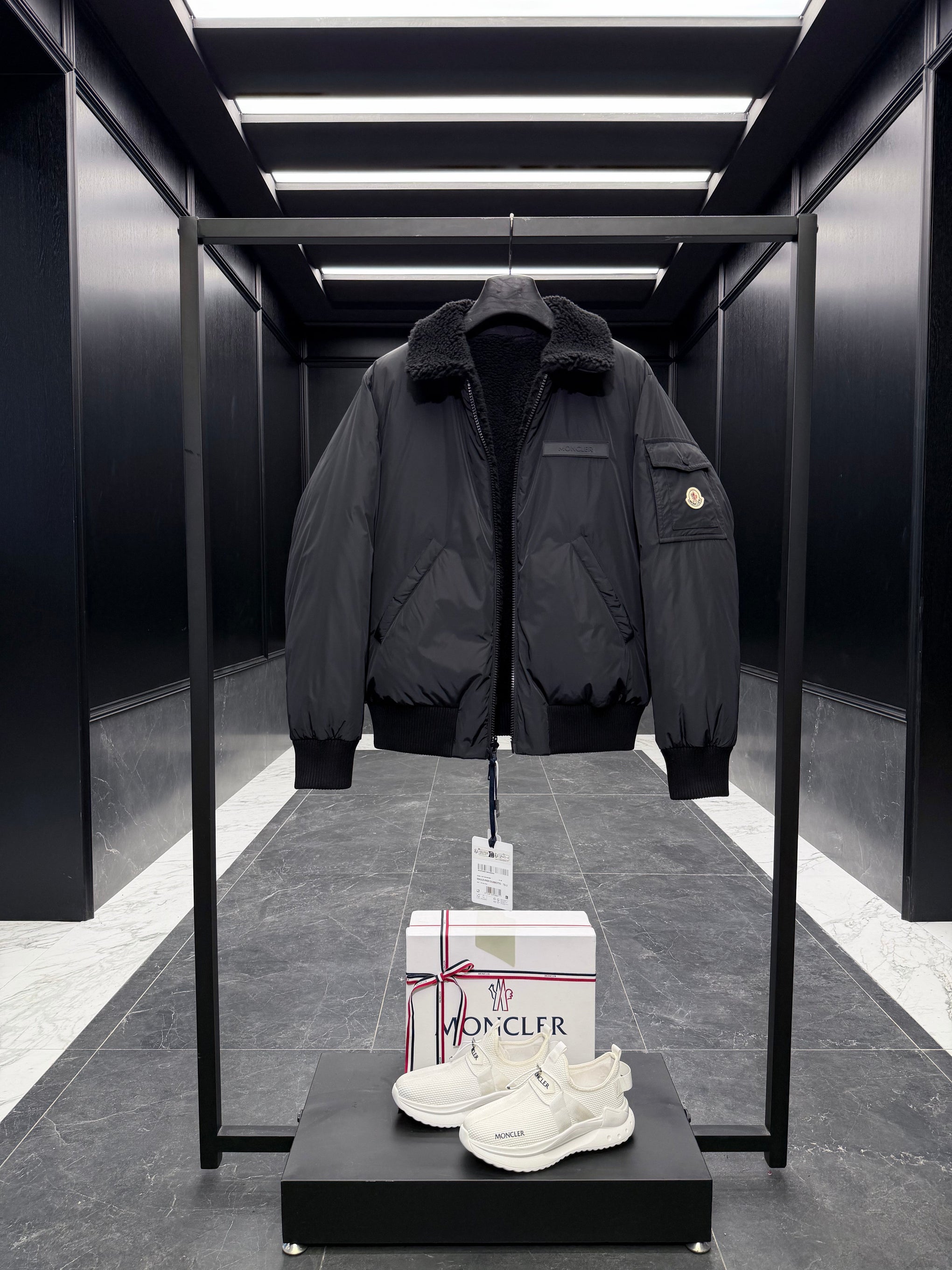 MONC MAULEVRIER JACKET