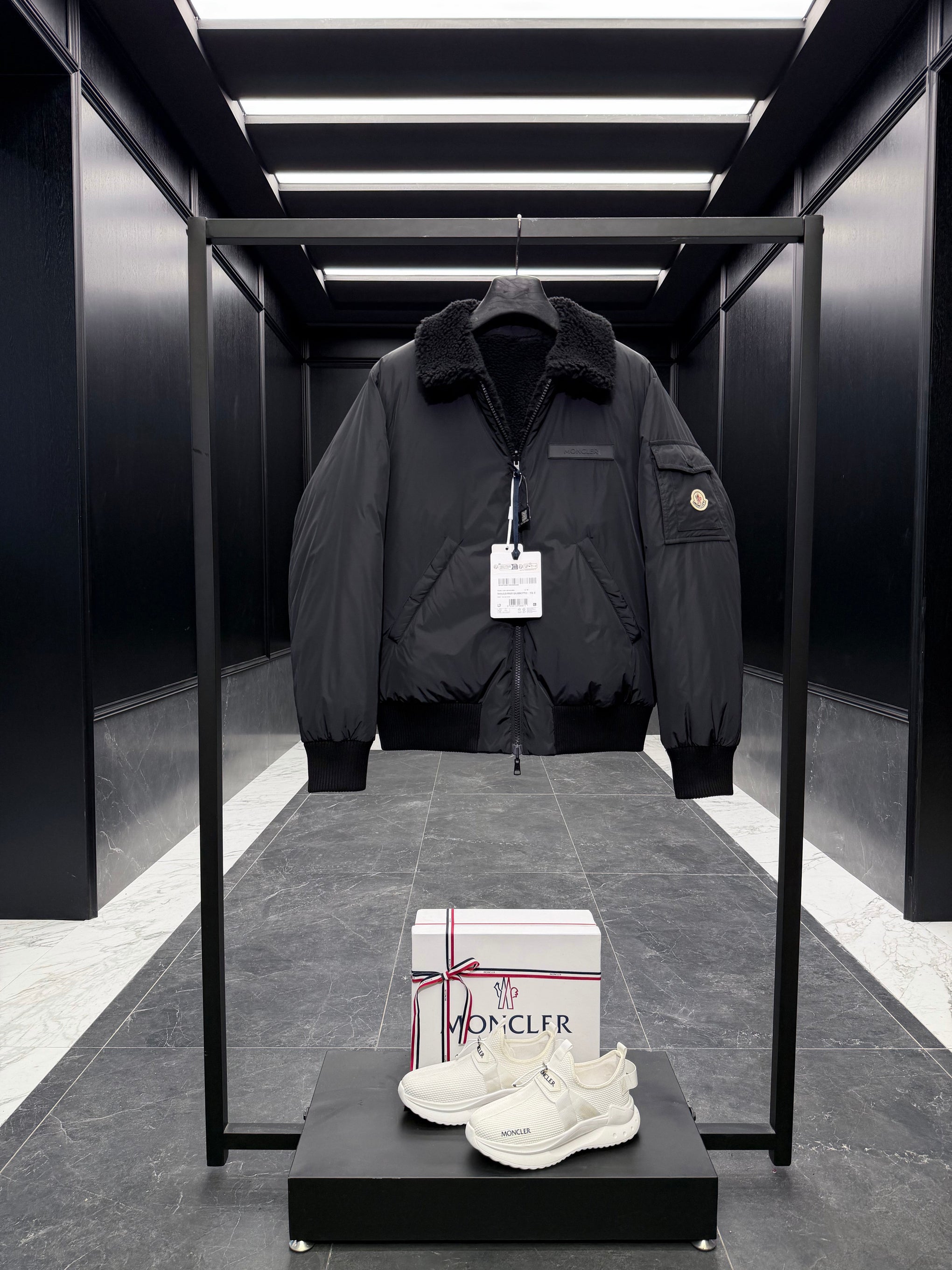 MONC MAULEVRIER JACKET