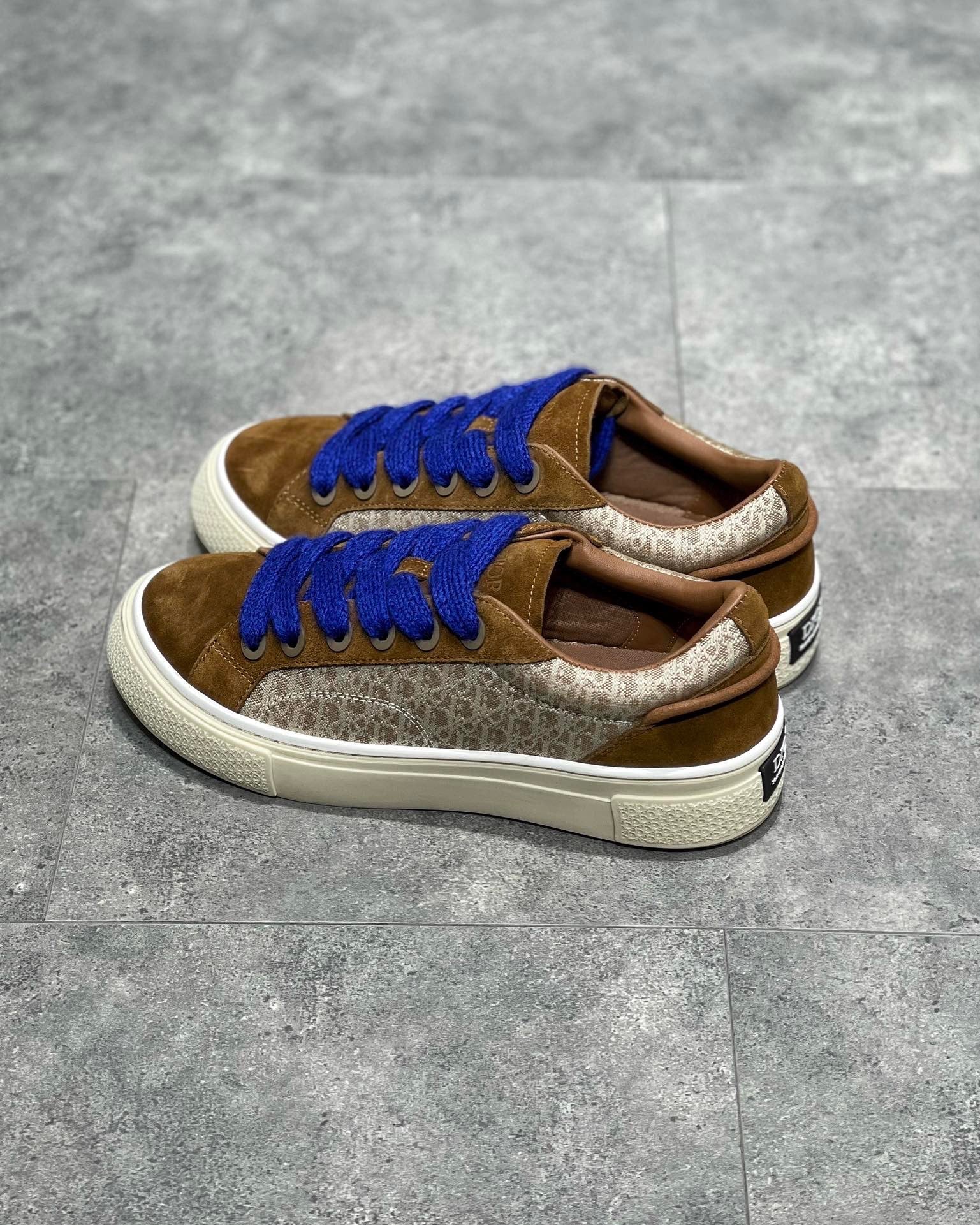 CD B33 SNEAKER