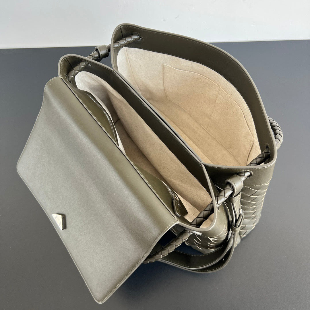 BOTT V ANDIAMO MESSENGER BAG