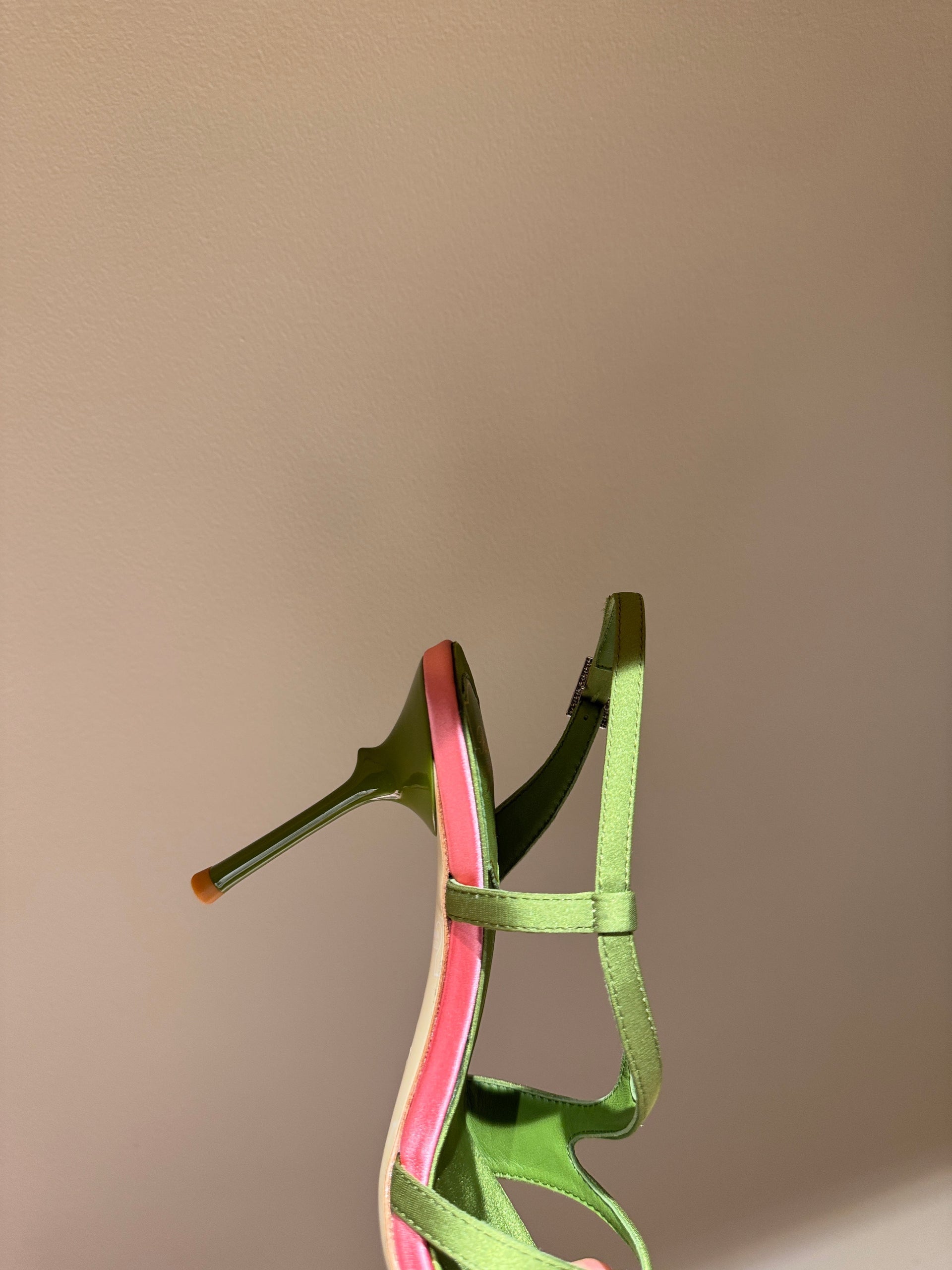 ROGER V HEELS
