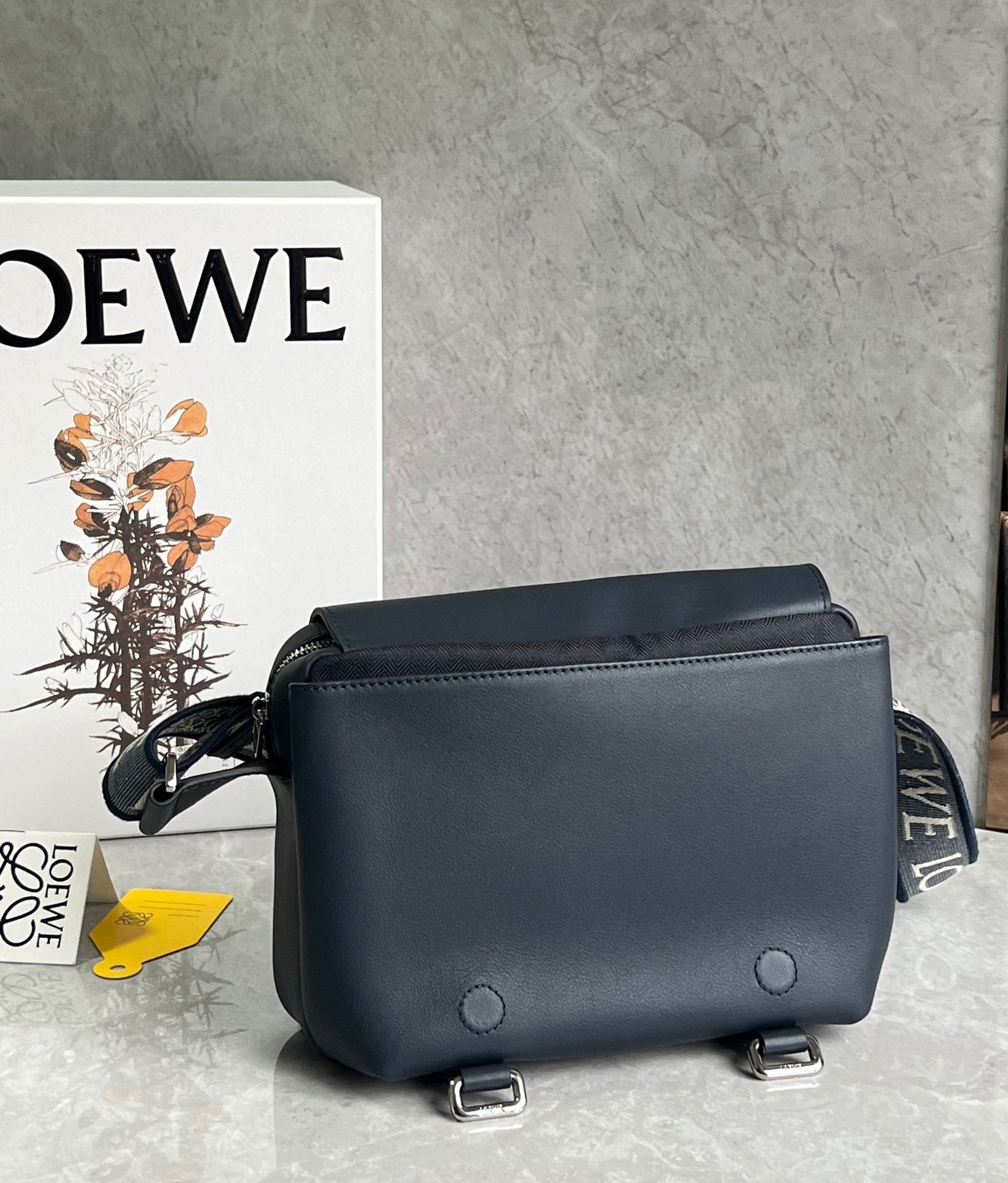 LOEW XS MILITARY MESSENGER BAG