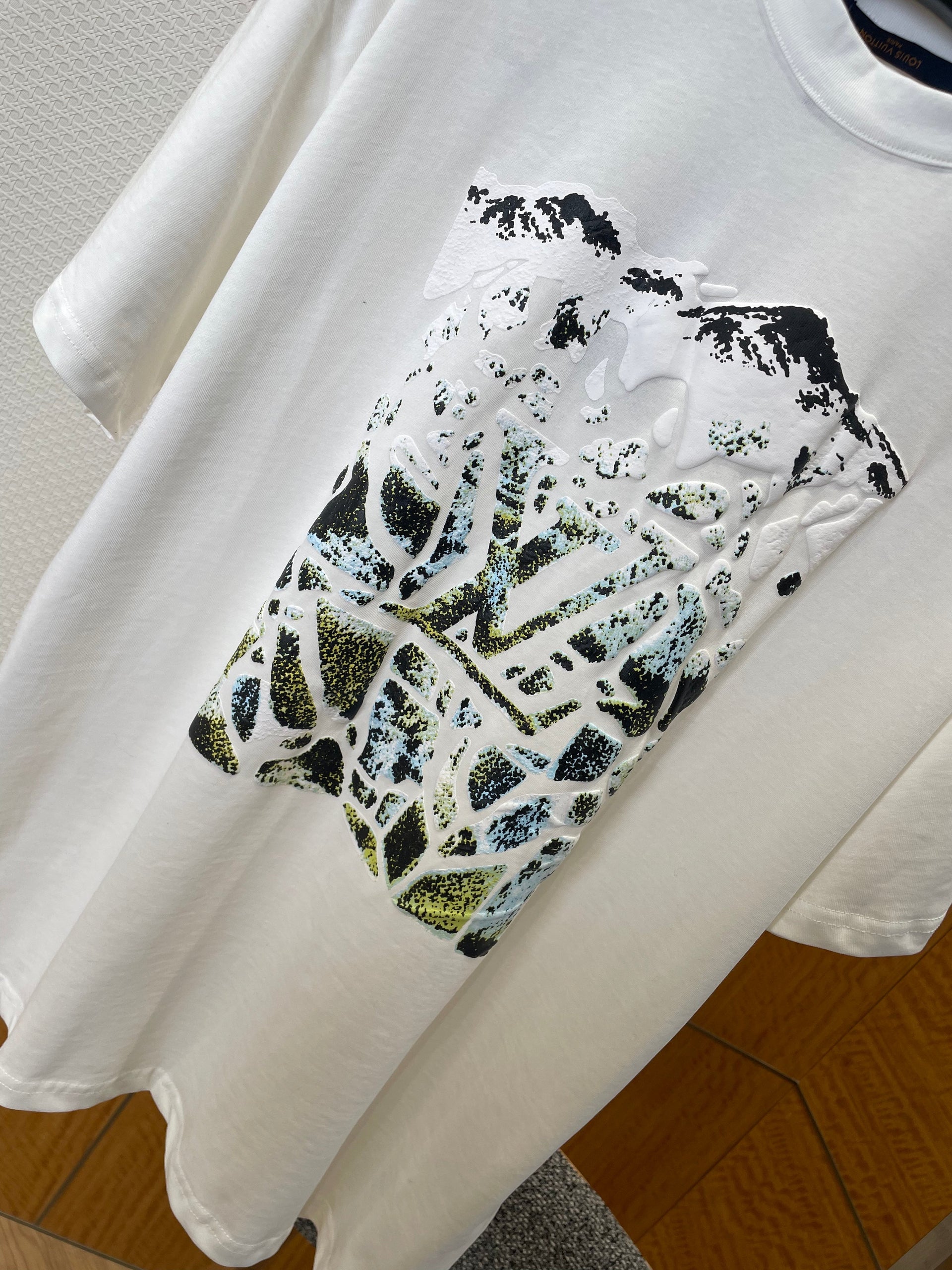 LOU T-SHIRT