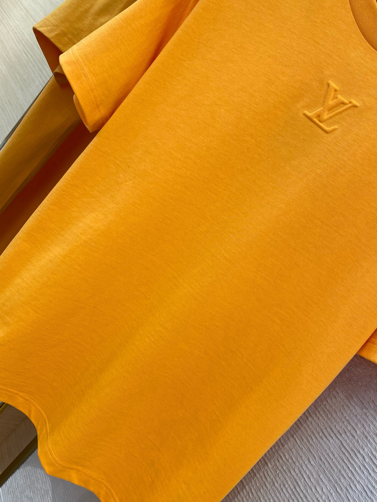 LOU T-SHIRT