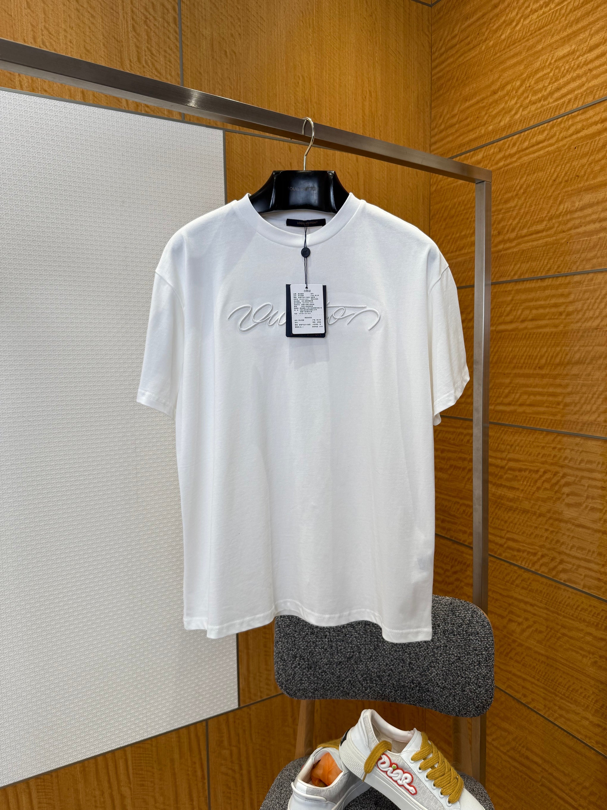 LOU T-SHIRT