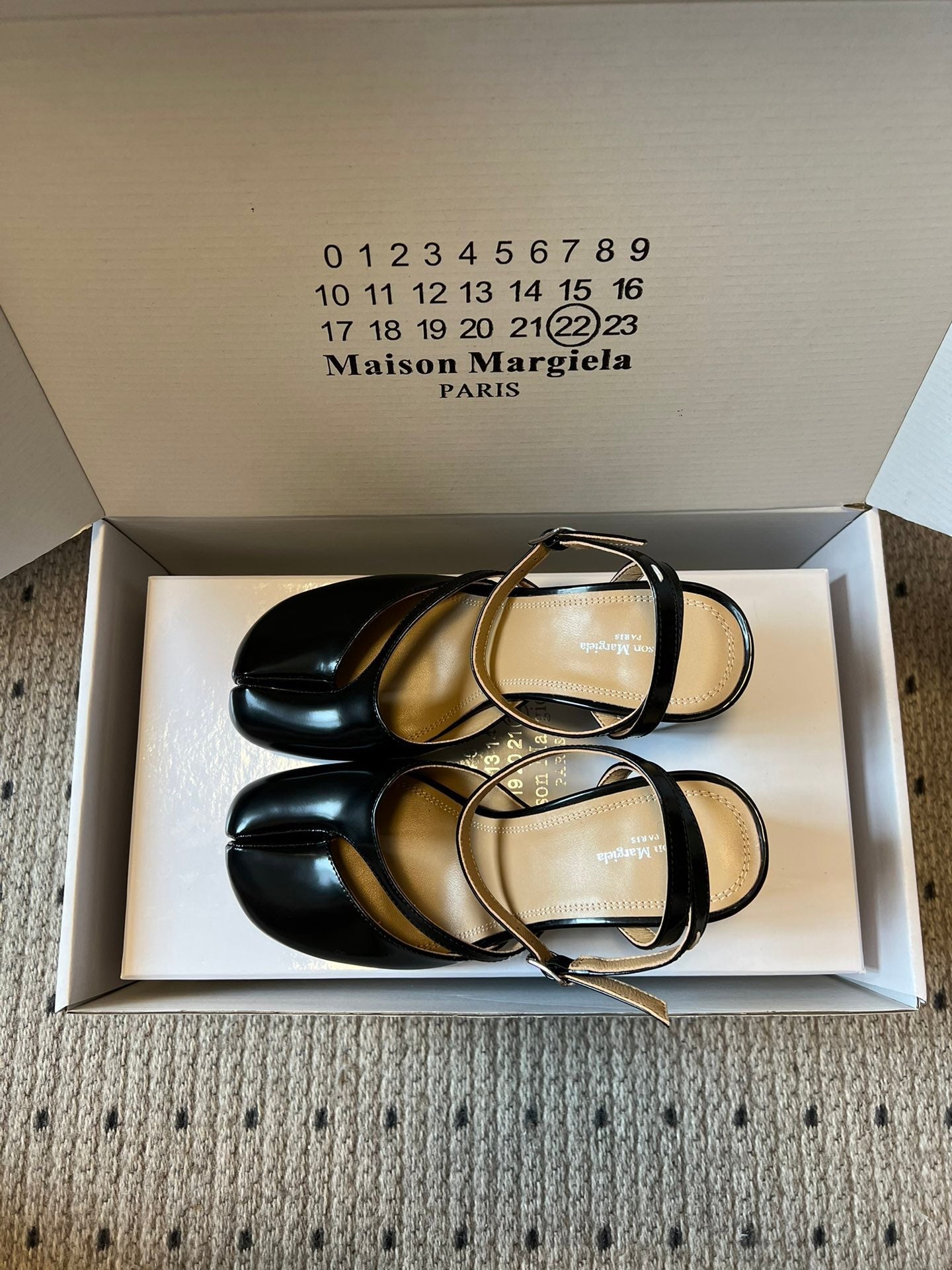 MAISON M TABI PUMPS