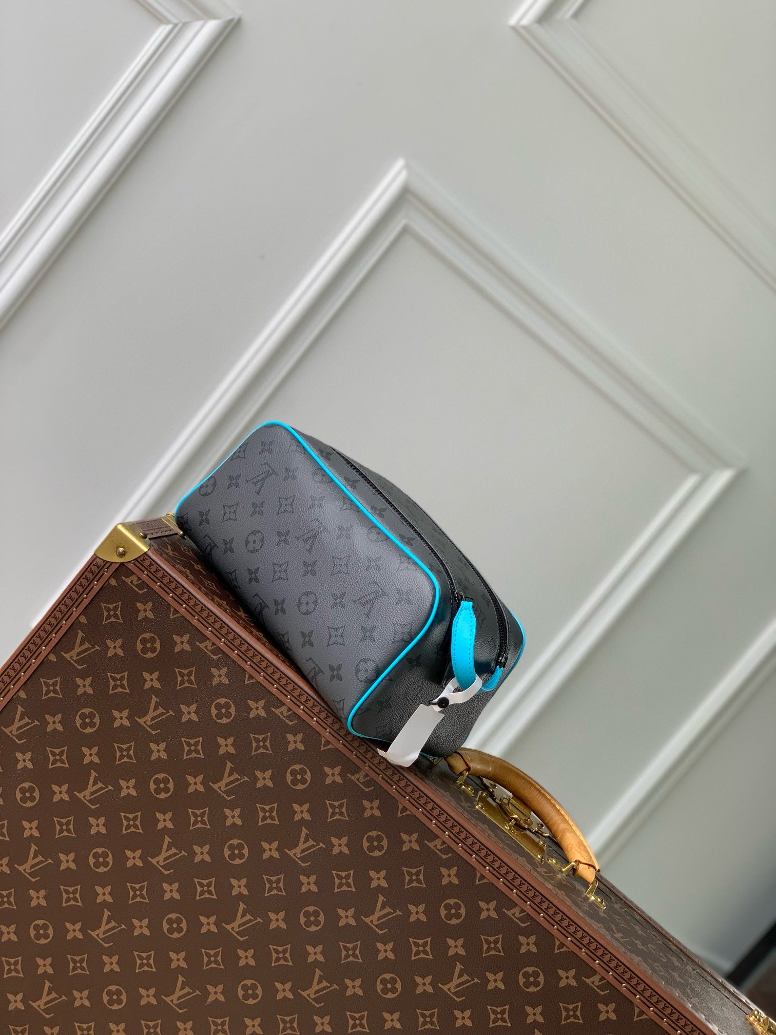 LOU TOILETRY BAG