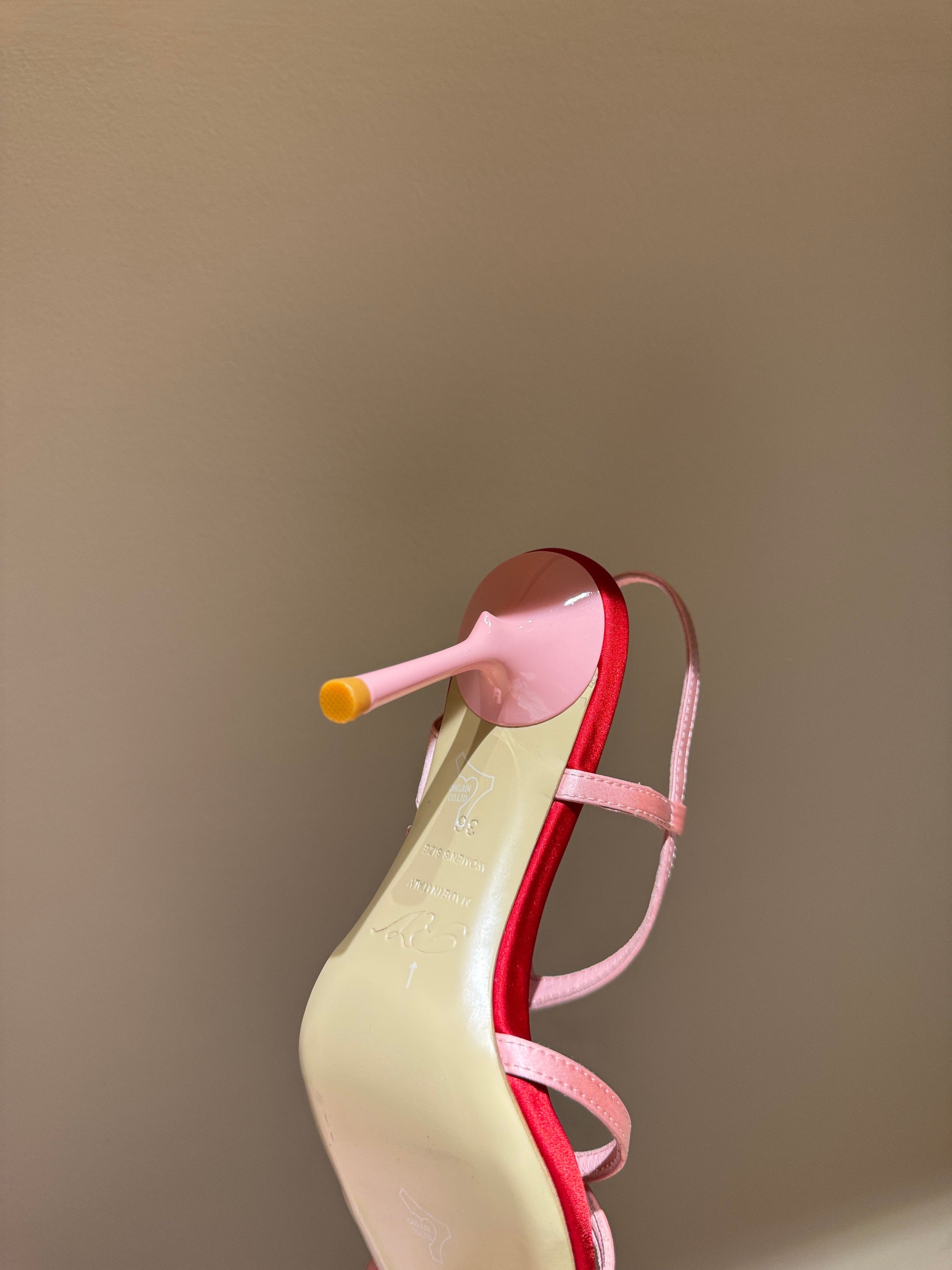 ROGER V HEELS