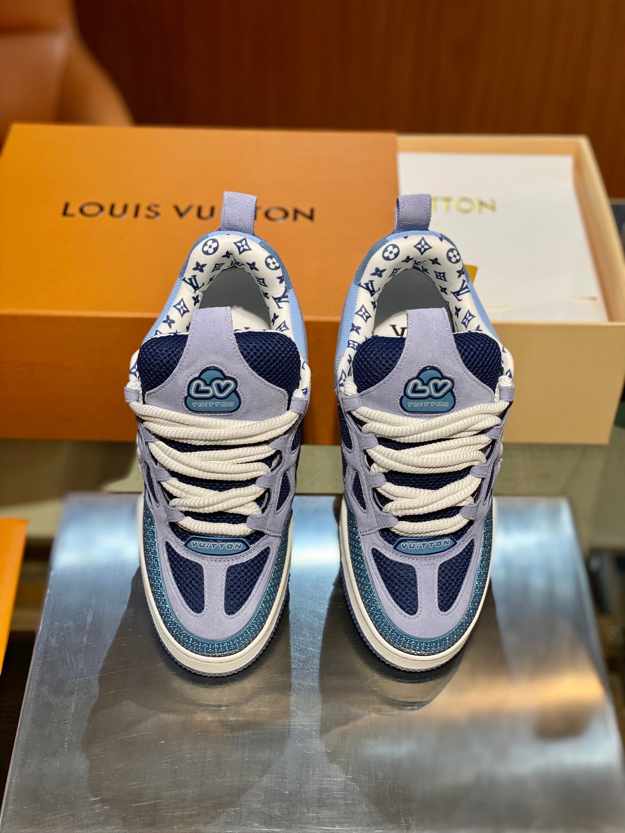 LOU TRAINERS