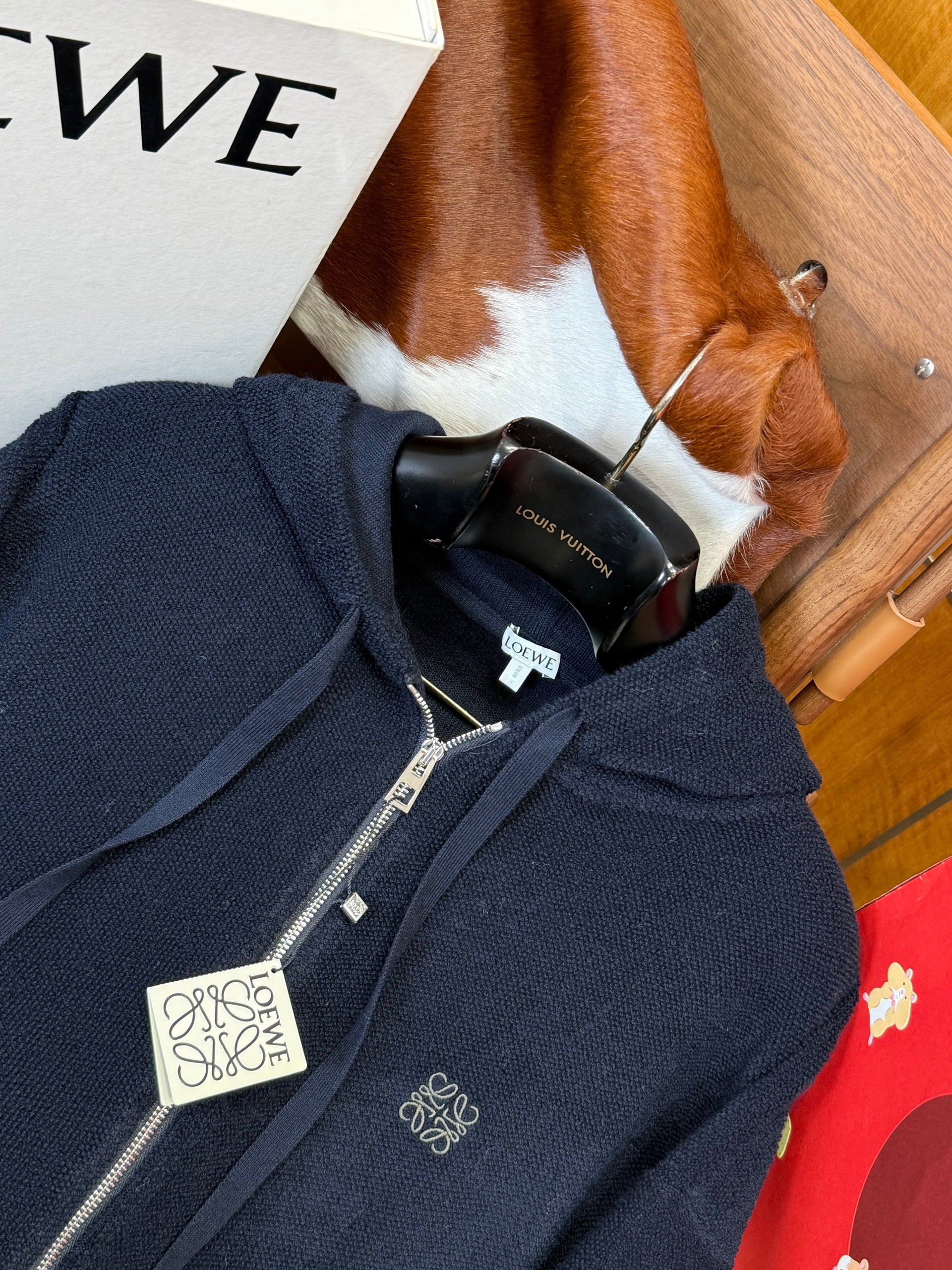LOEW ZIP HOODIE