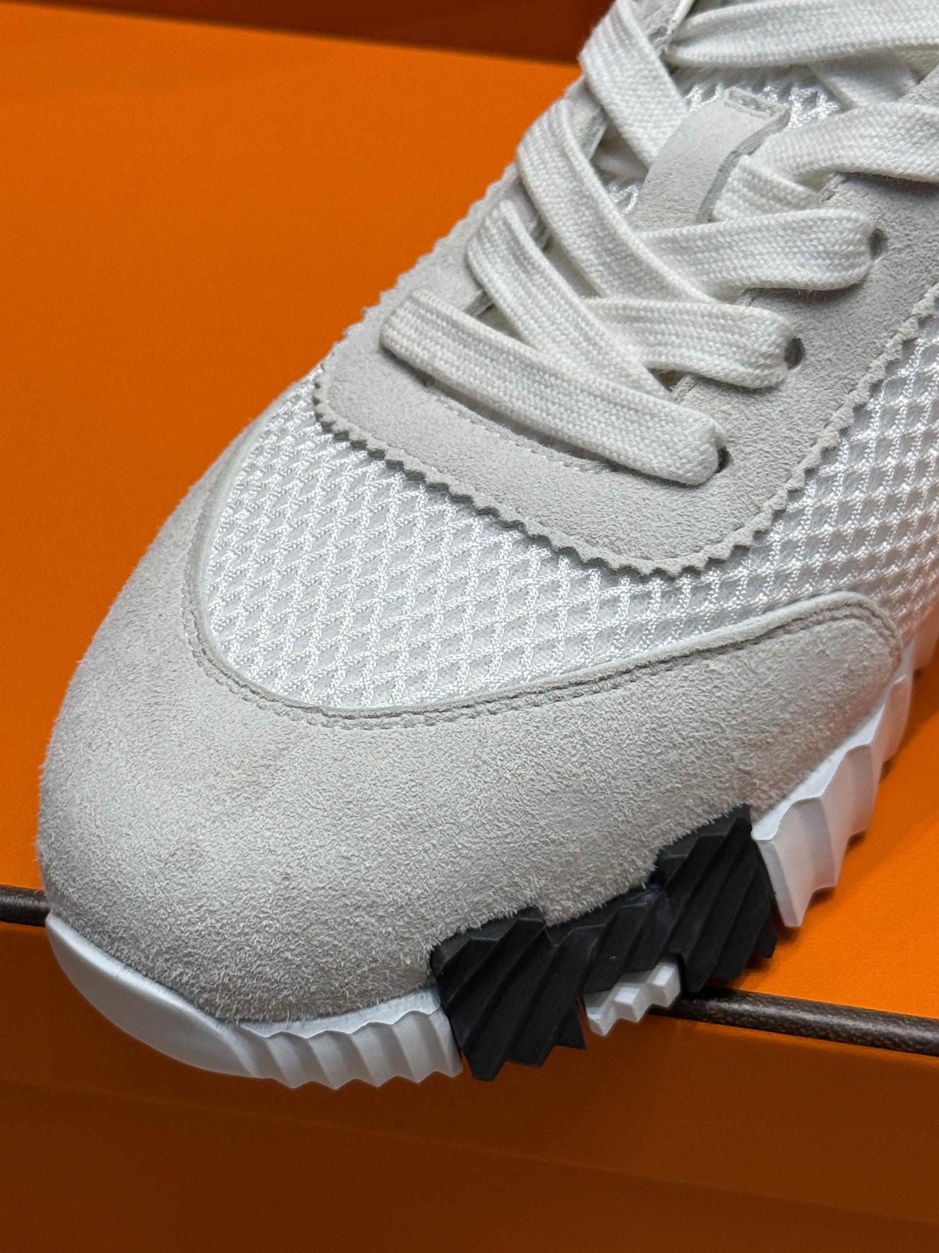 HERM BOUNCING SNEAKER