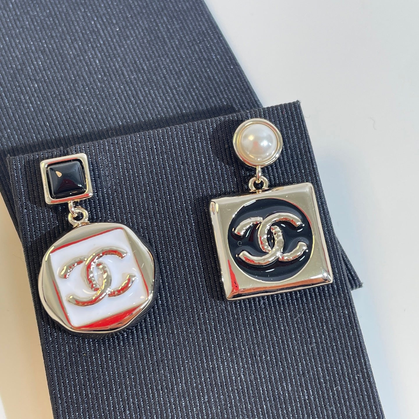 CC EARRINGS