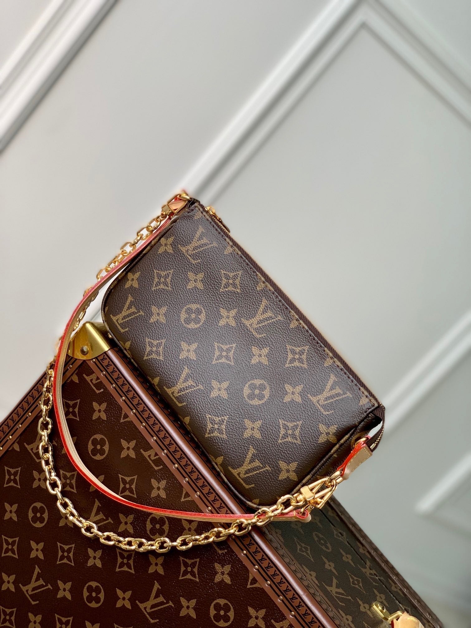 LOU POCHETTE ACCESSORIES