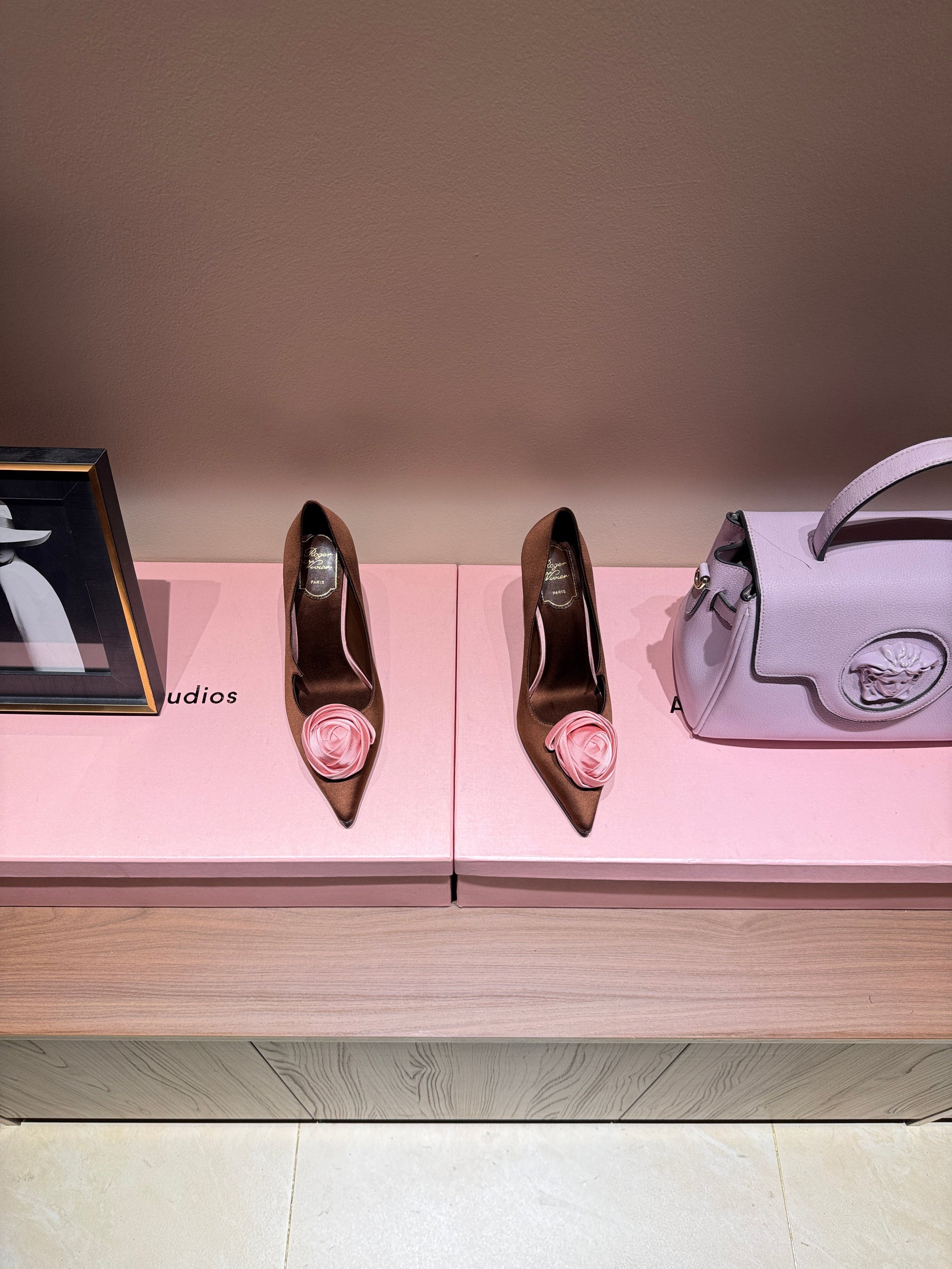 ROGER V HEELS