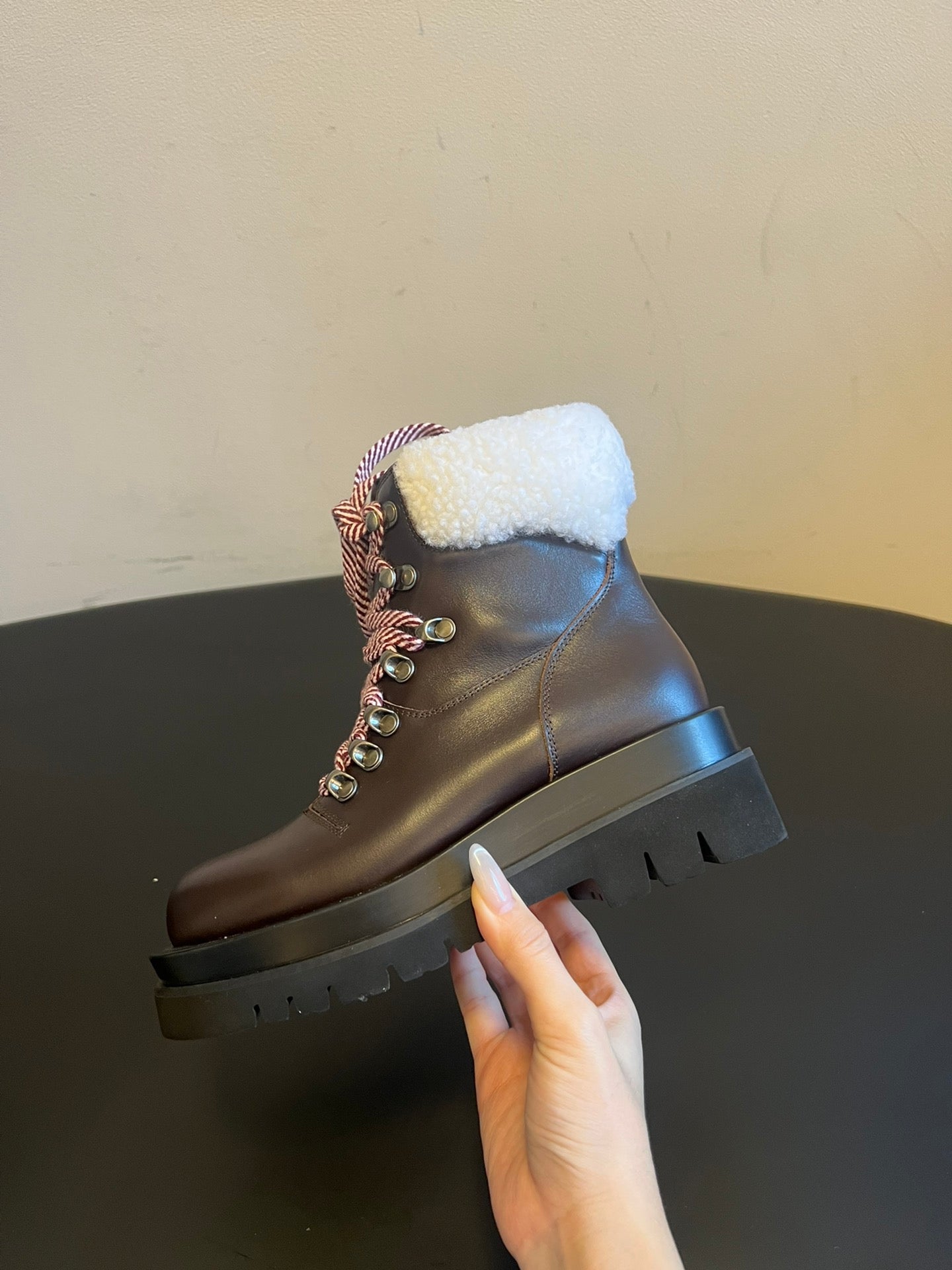 BOTT V BOOTS