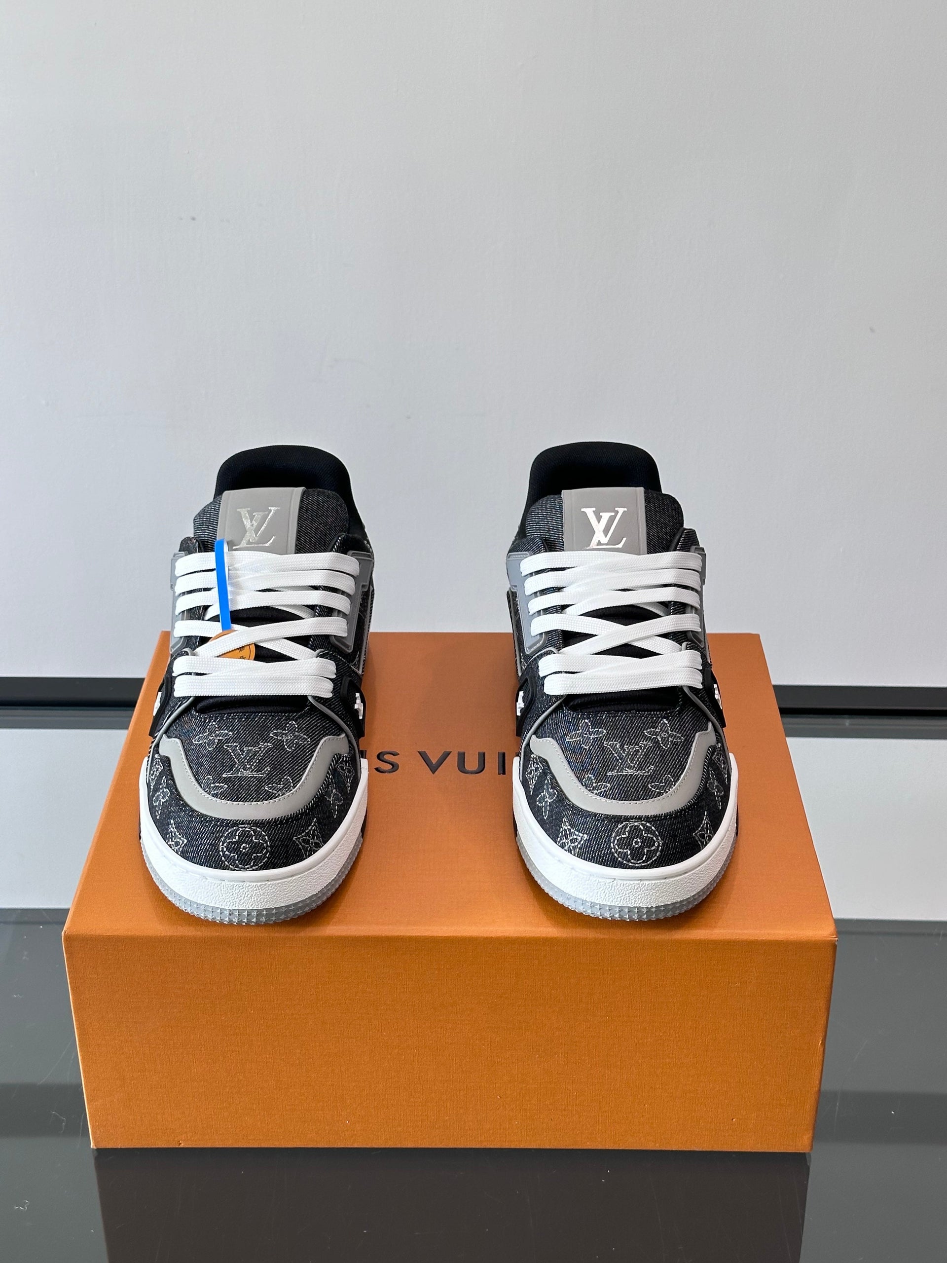 LOU TRAINERS
