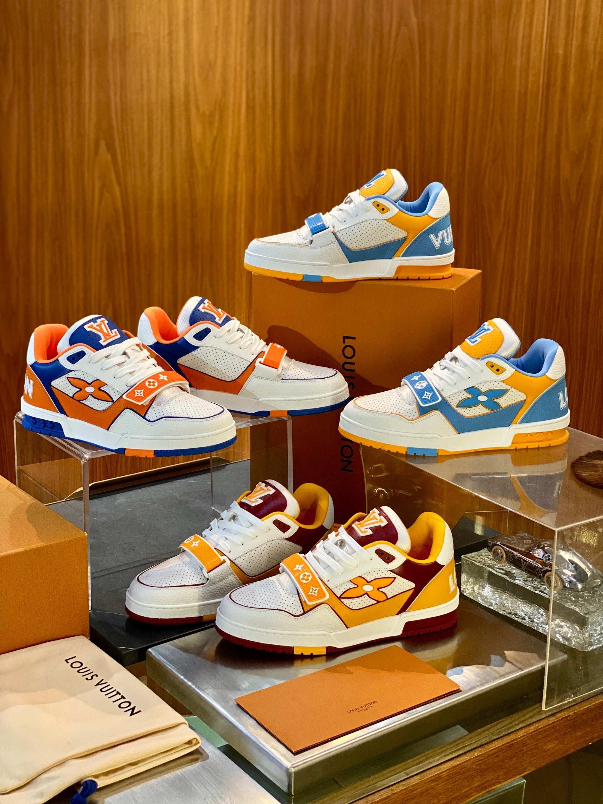 LOU TRAINERS