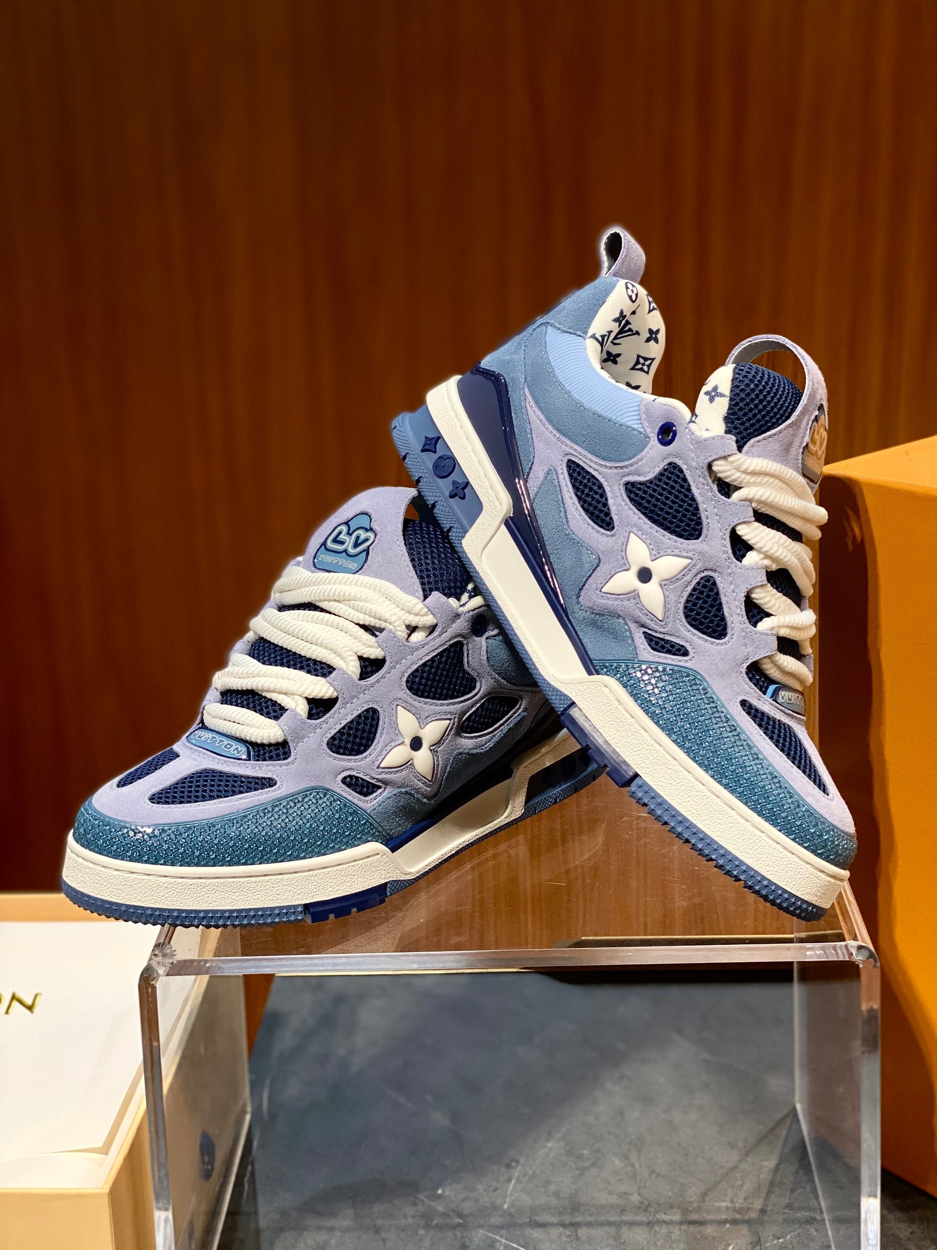 LOU TRAINERS
