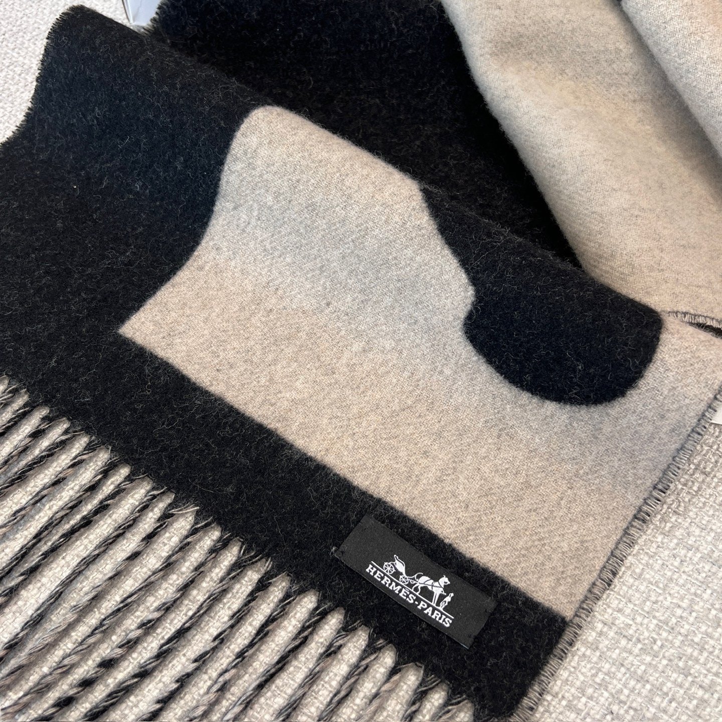 HERM SCARF