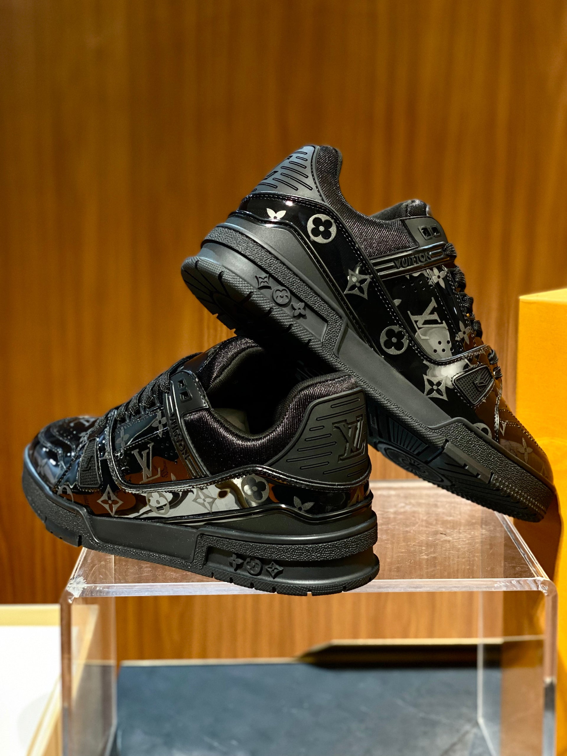 LOU TRAINERS