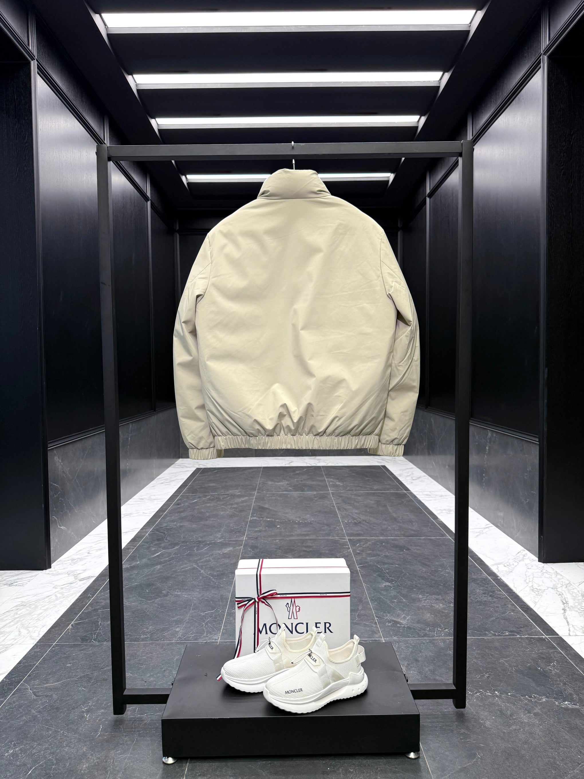 MONC LUSERNA JACKET