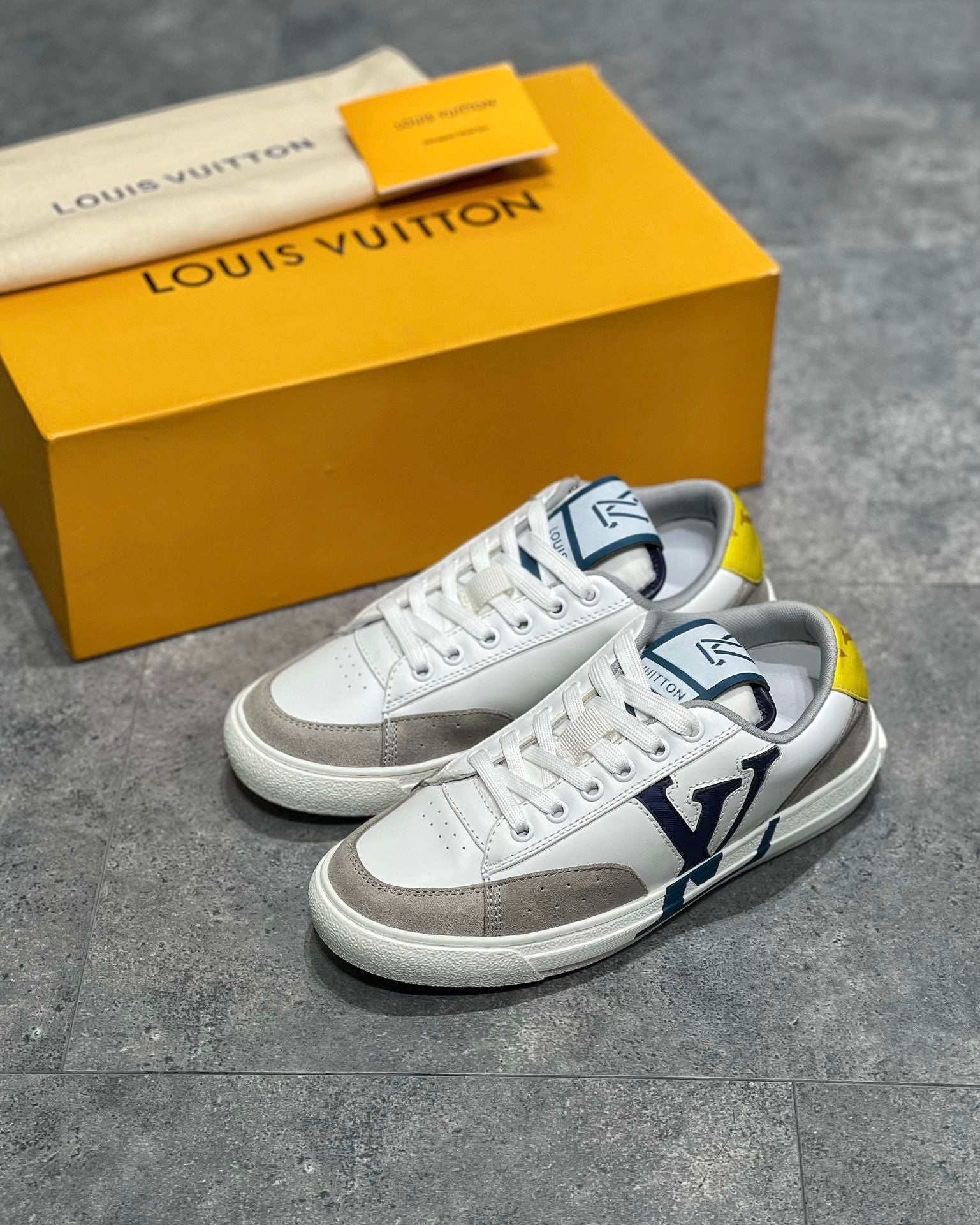 LOU TRAINERS