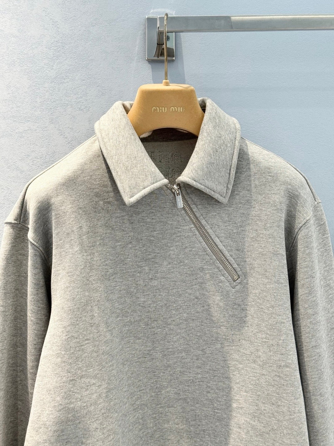 MIU M SWEATSHIRT