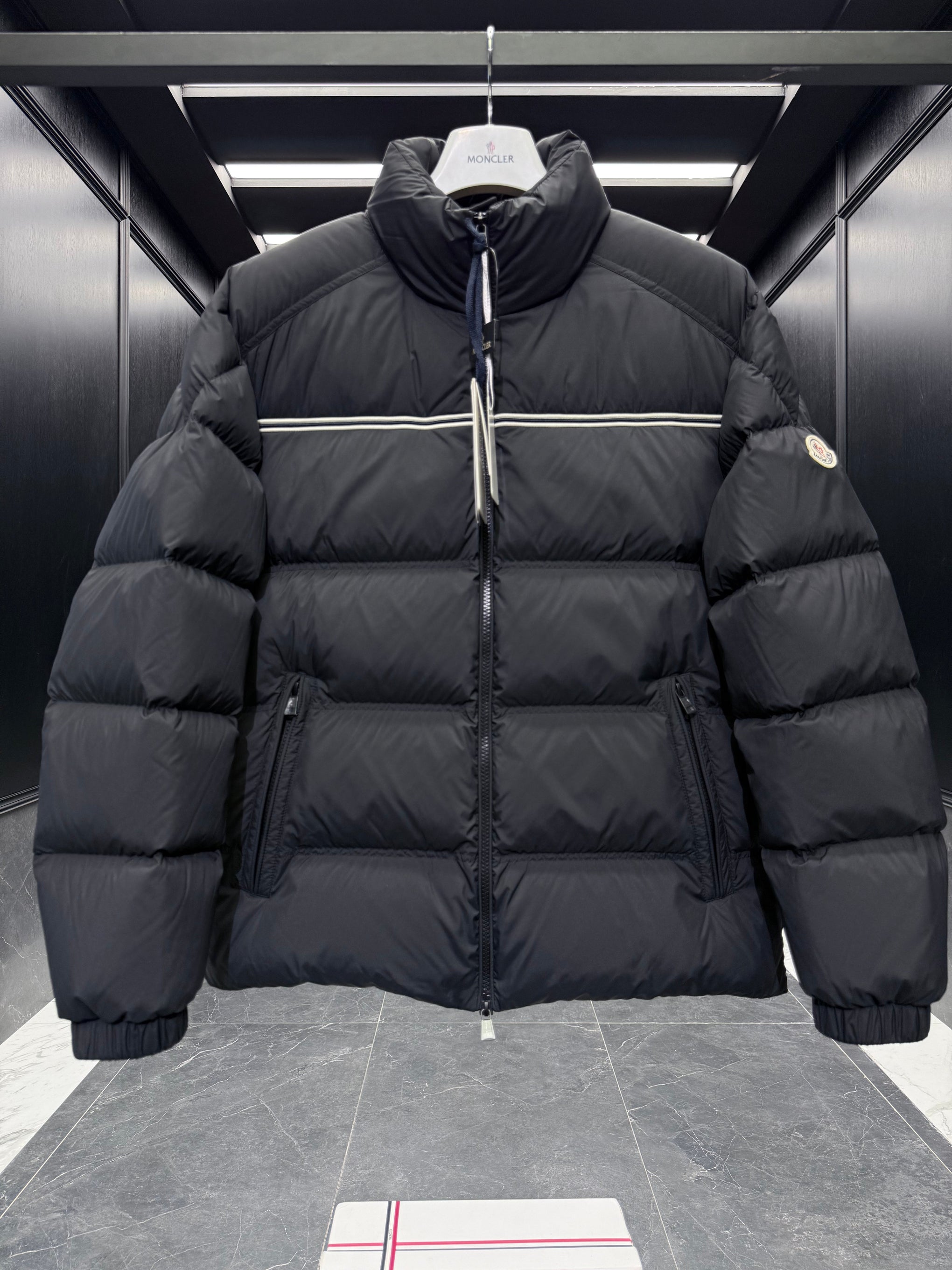 MONC BOUVAQUE JACKET