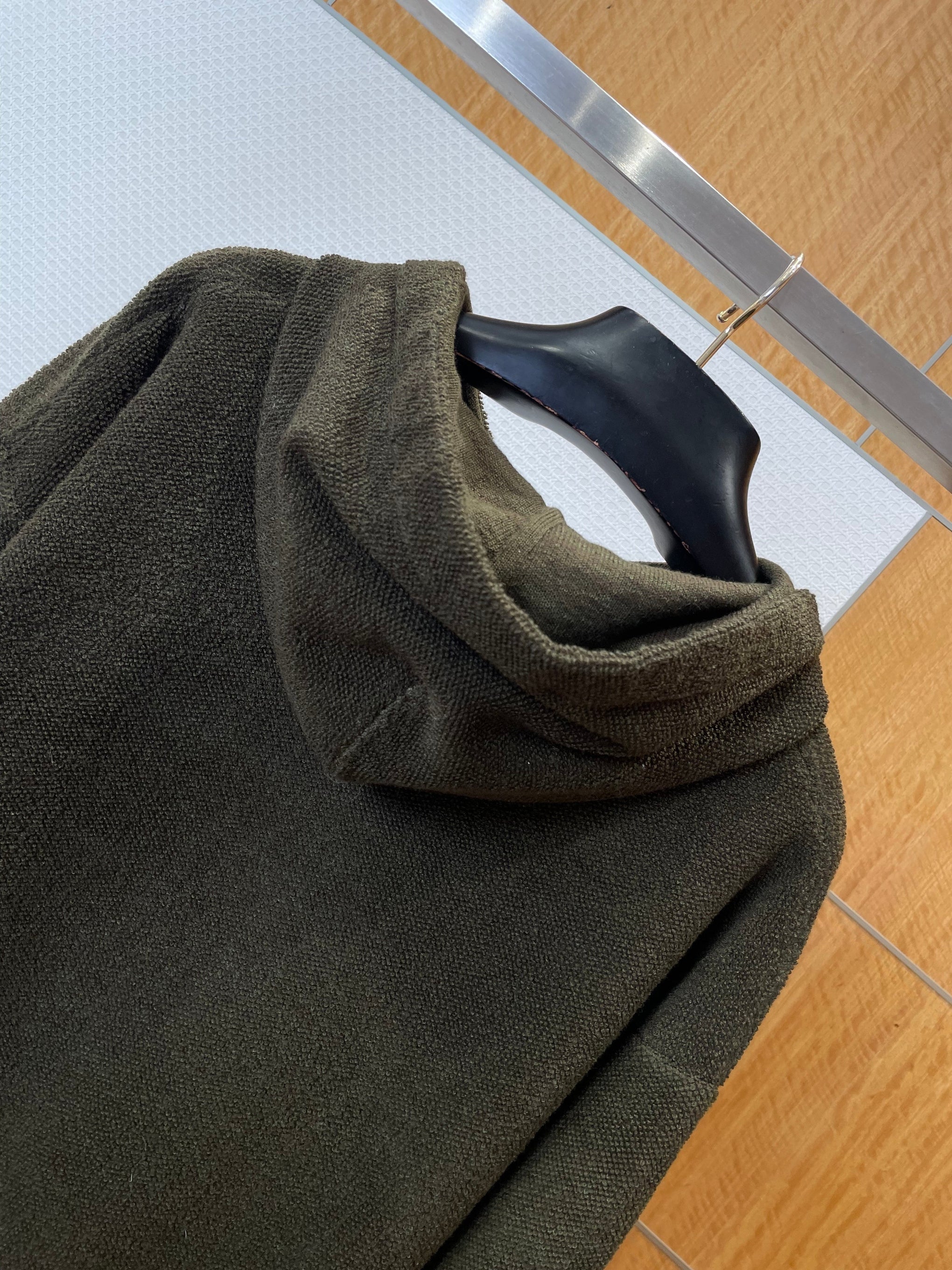 LOEW ZIP HOODIE