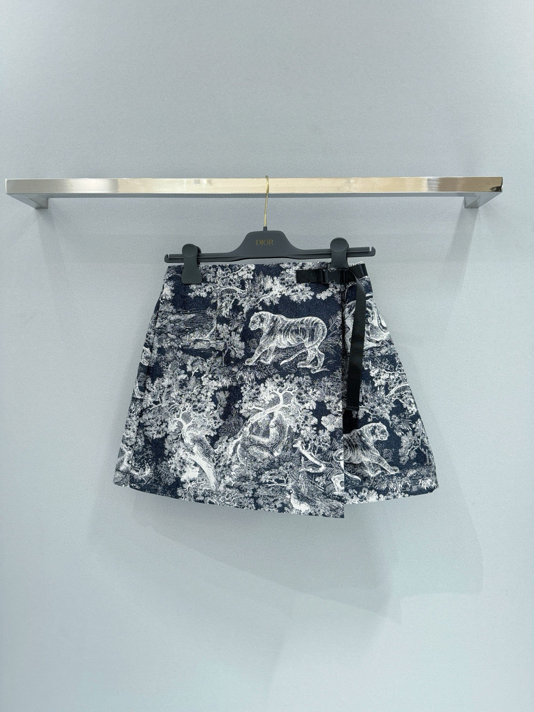 CD SHORT